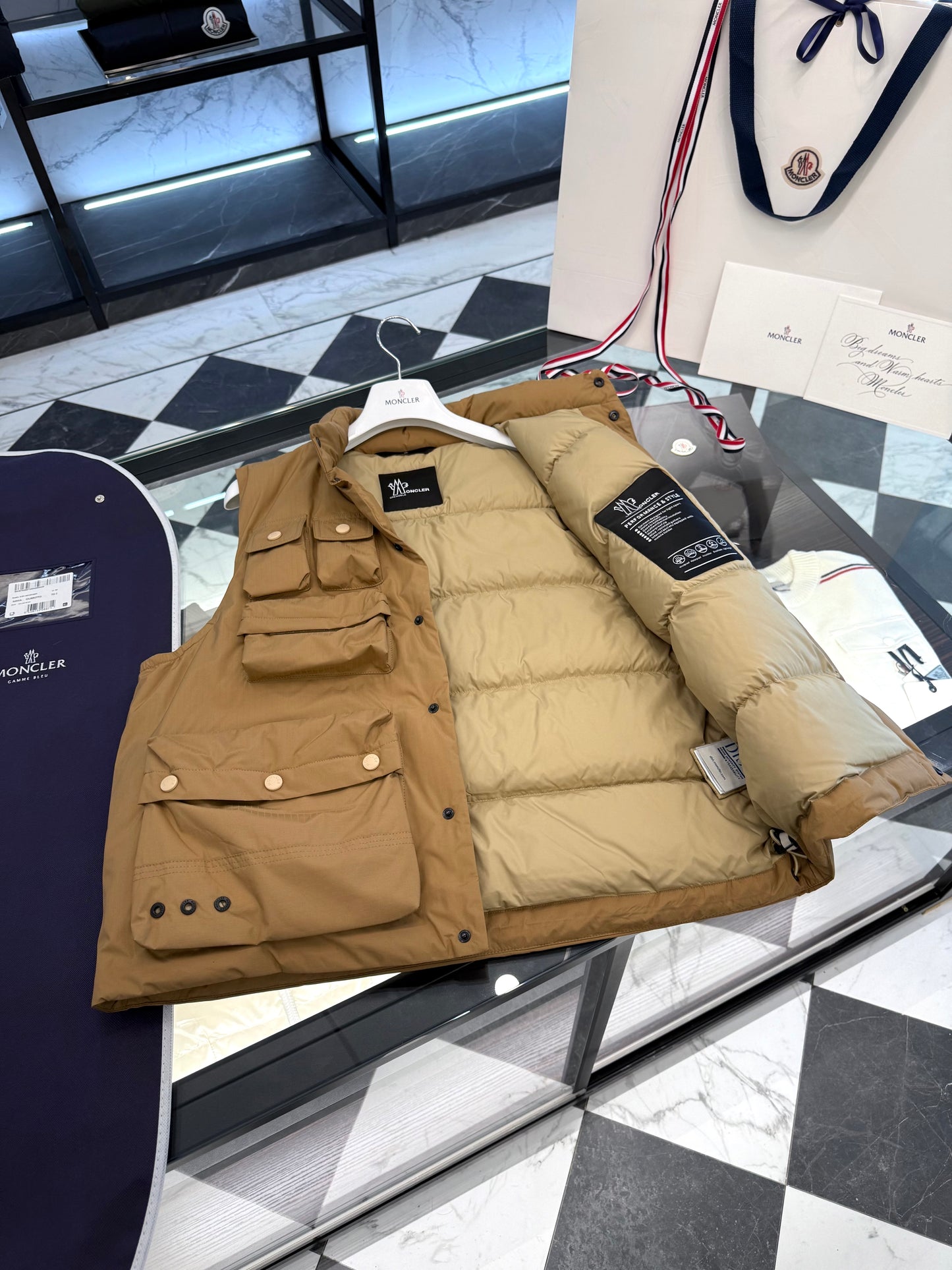 MONC TONGASS VEST