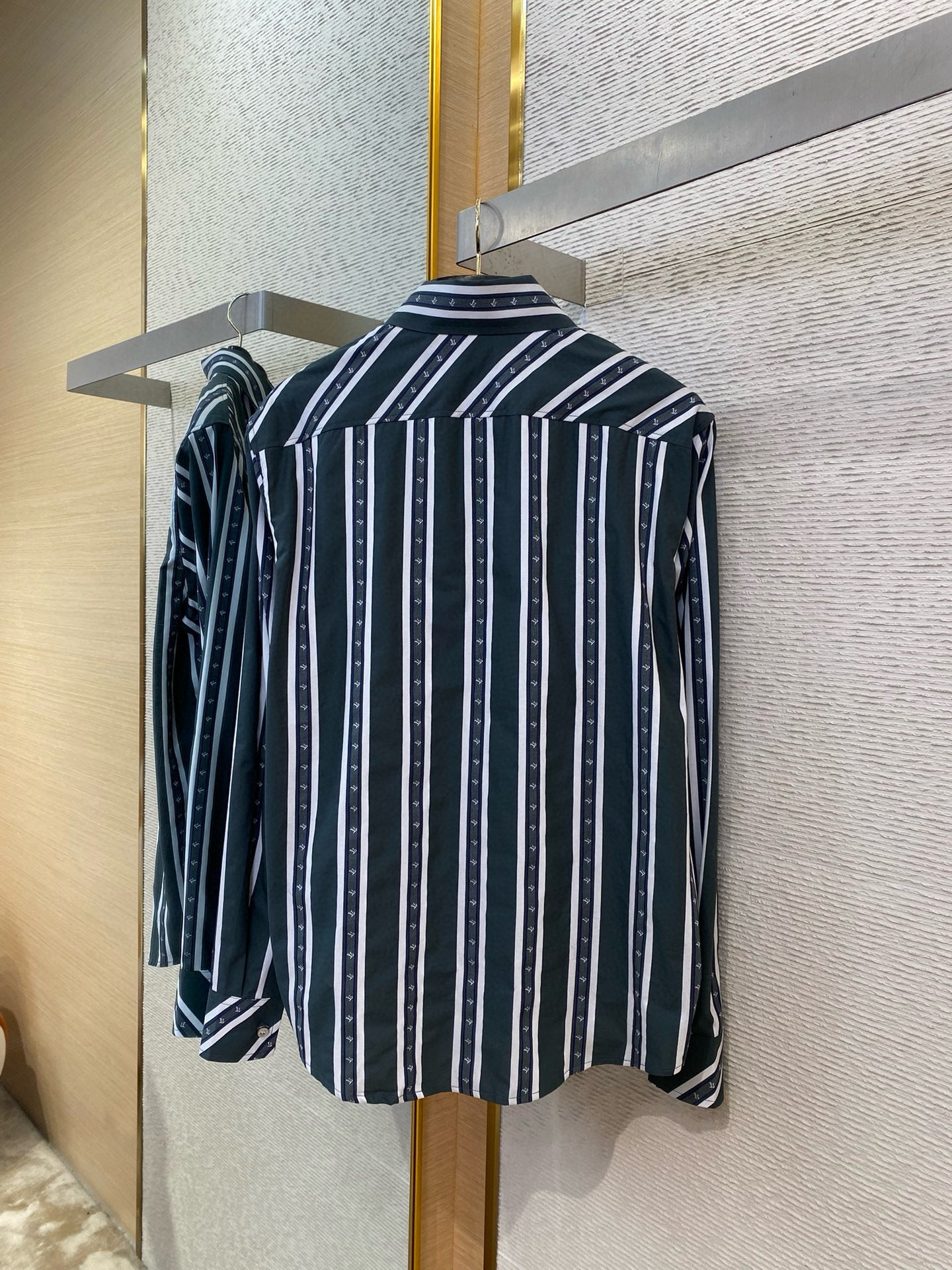 LOU SHIRT