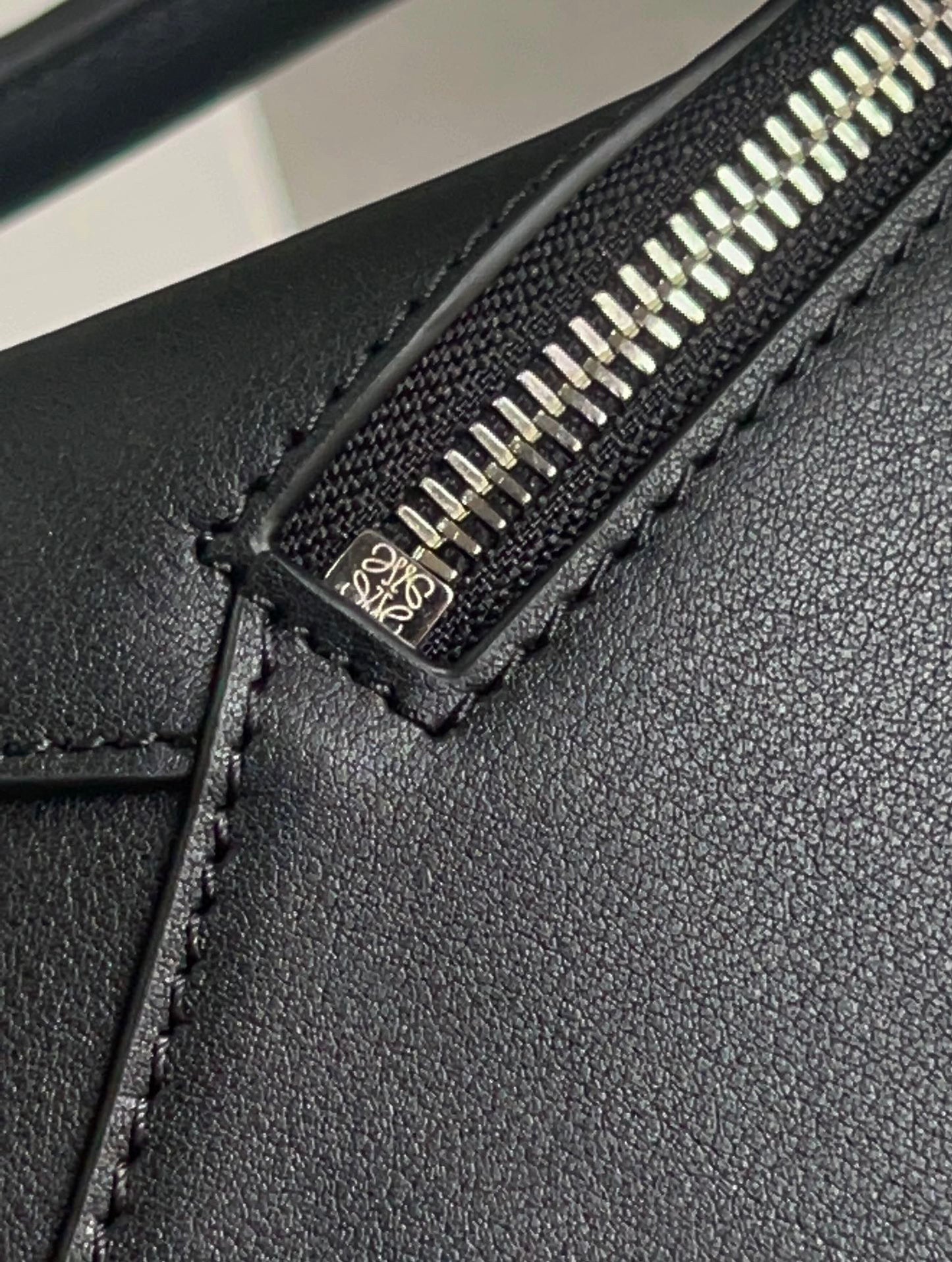 LOEW SMALL PUZZLE EDGE BAG