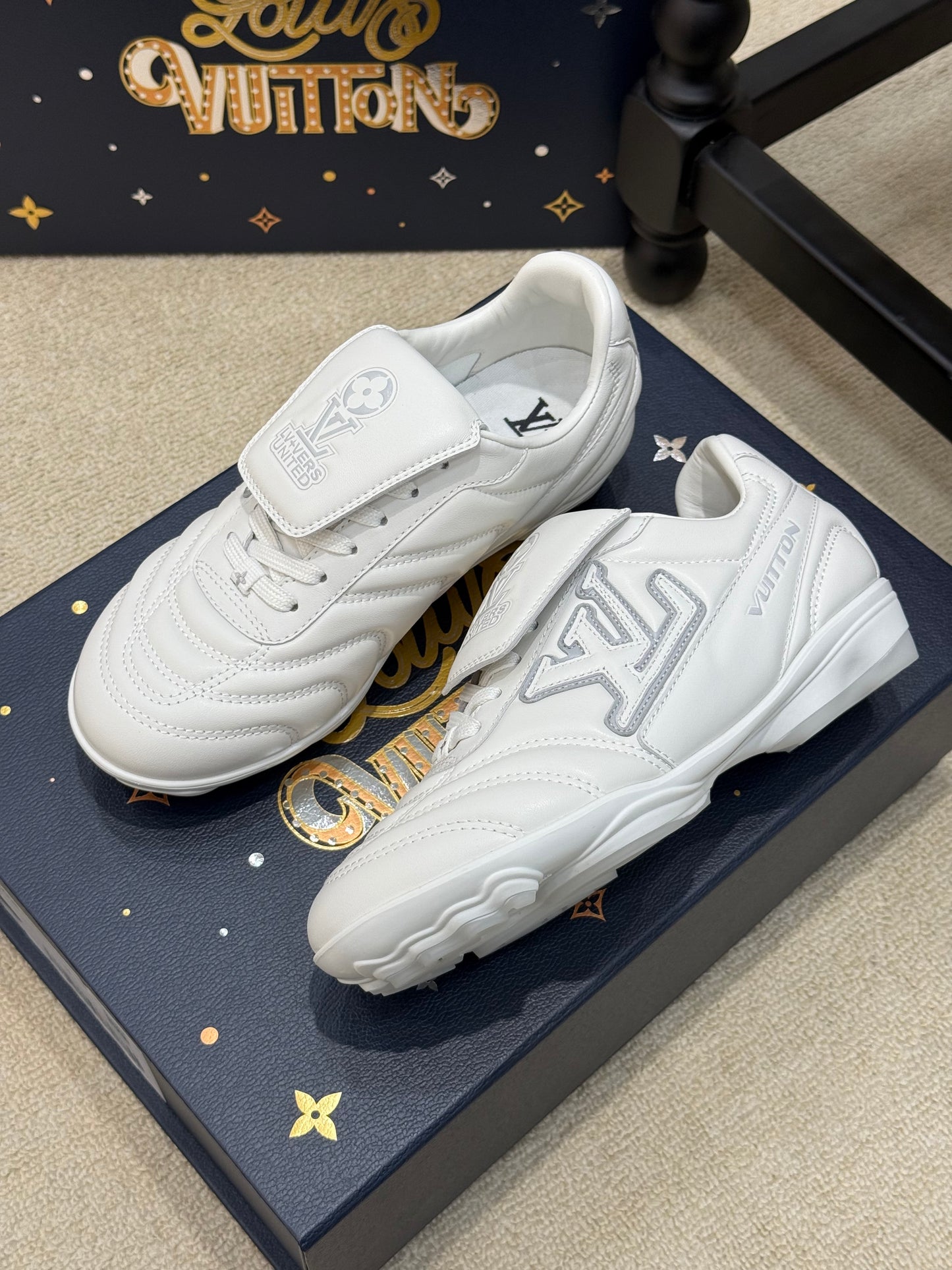 LOU FOOTPRINT SNEAKER