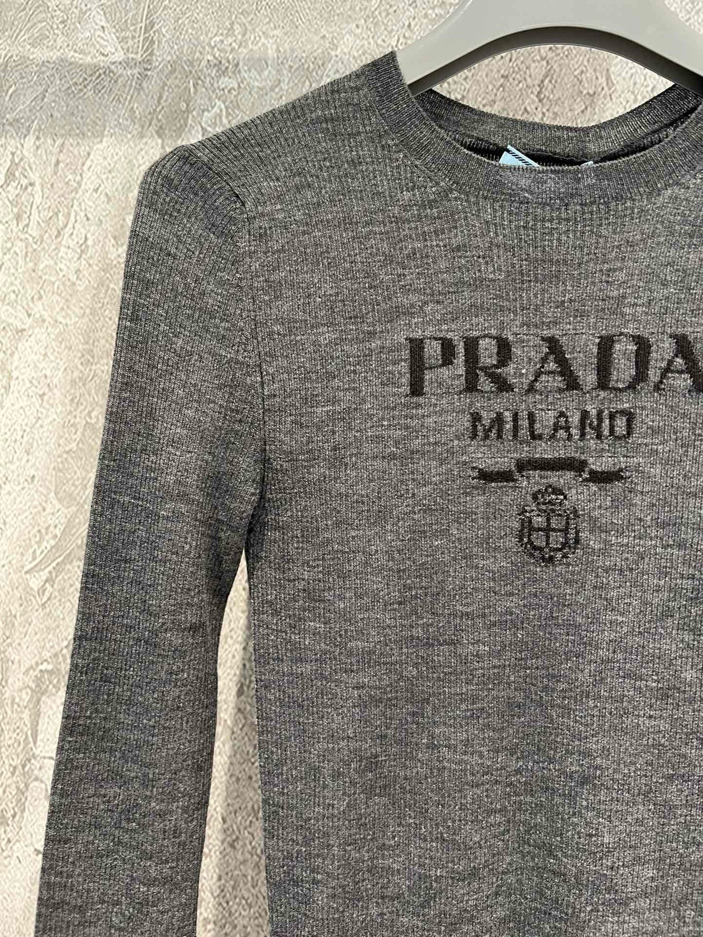 PD KNITTED TOP