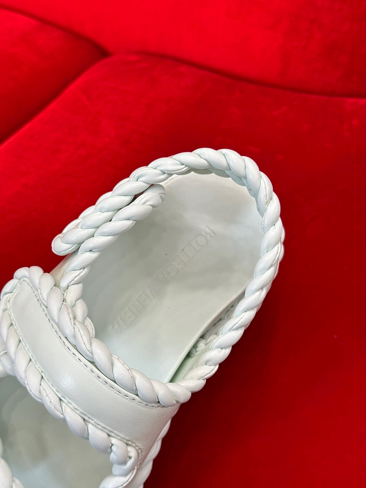 BV SANDALS