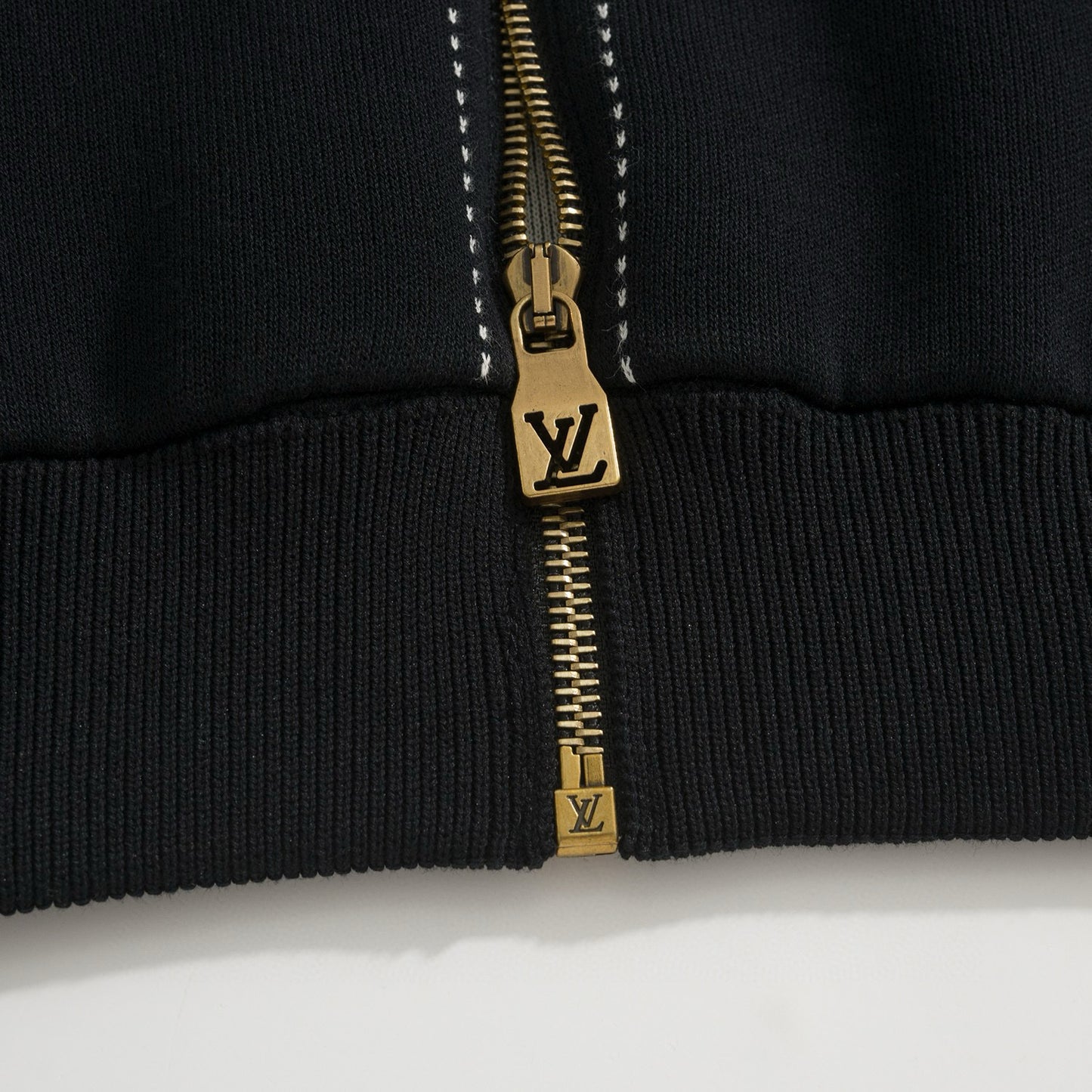 LOU ZIP HOODIE