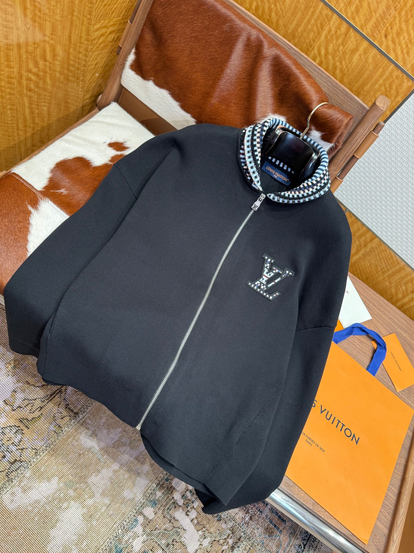 LOU ZIP SWEATSHIRT