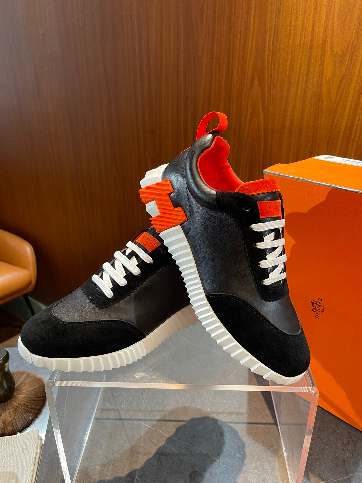 HERM BOUNCING SNEAKERS