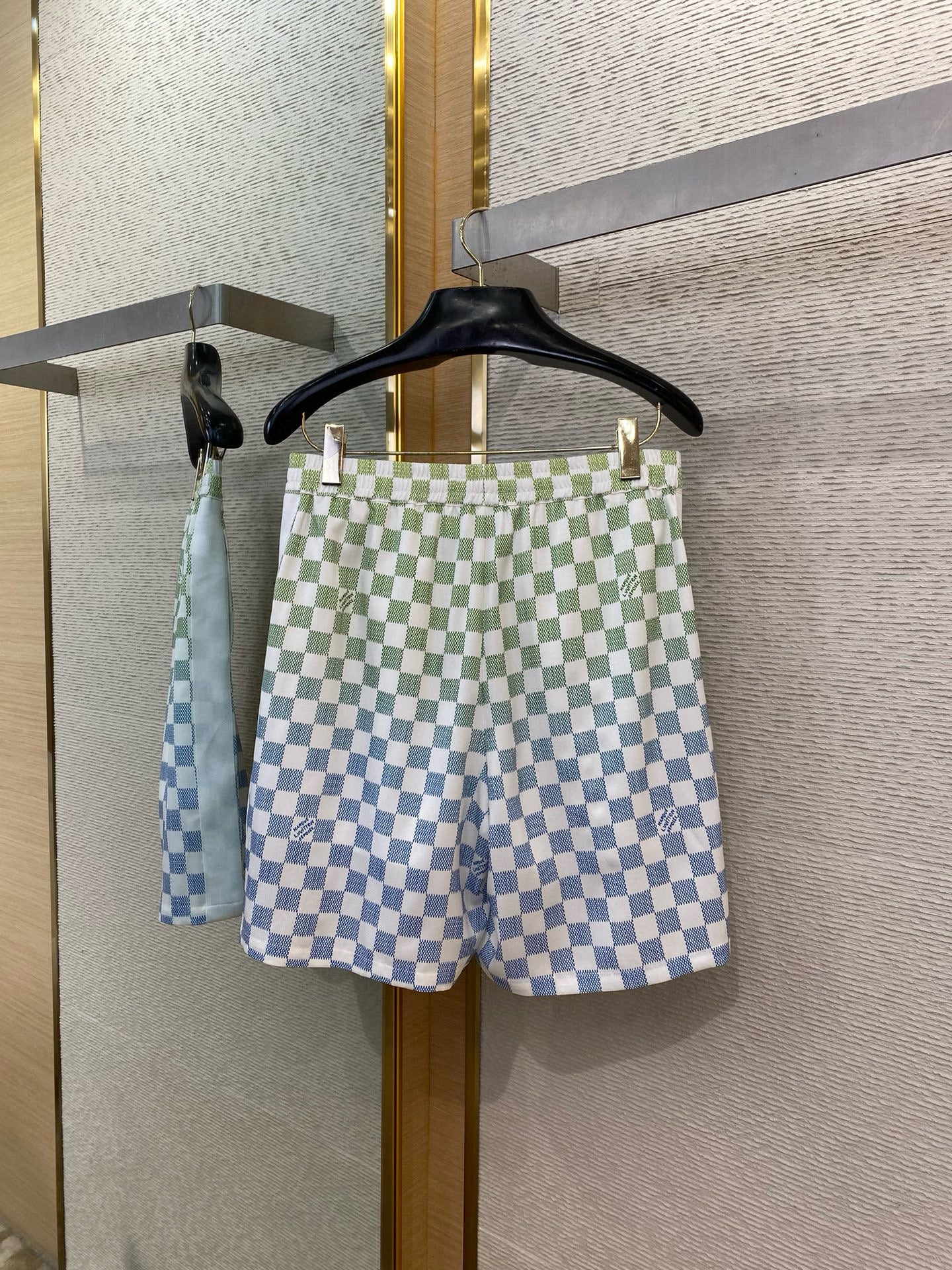 LOU SHORTS