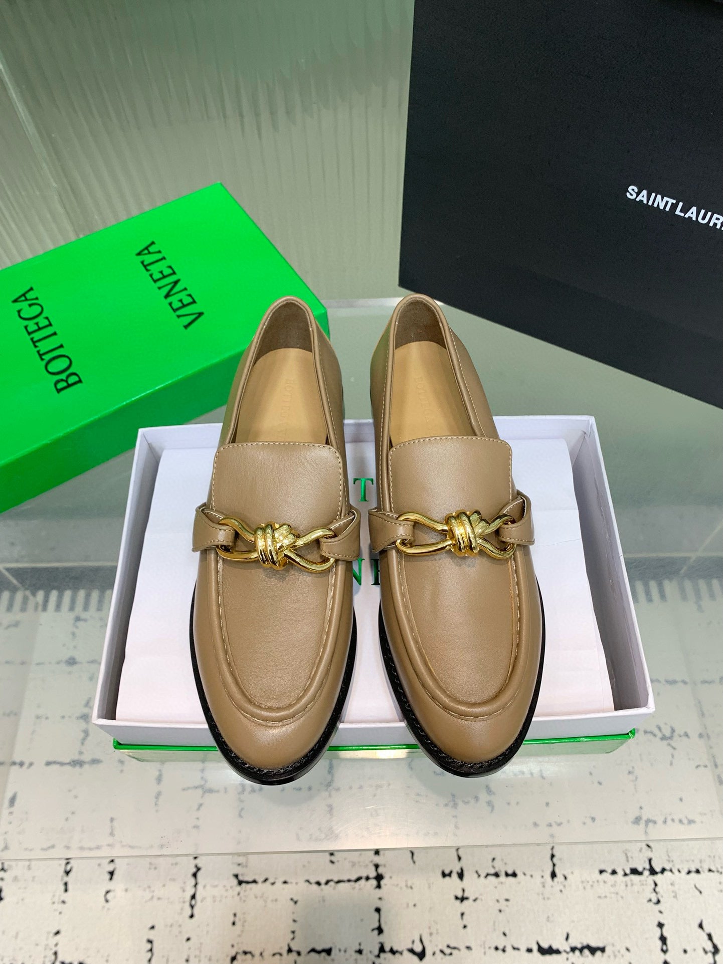 BOTT LOAFERS
