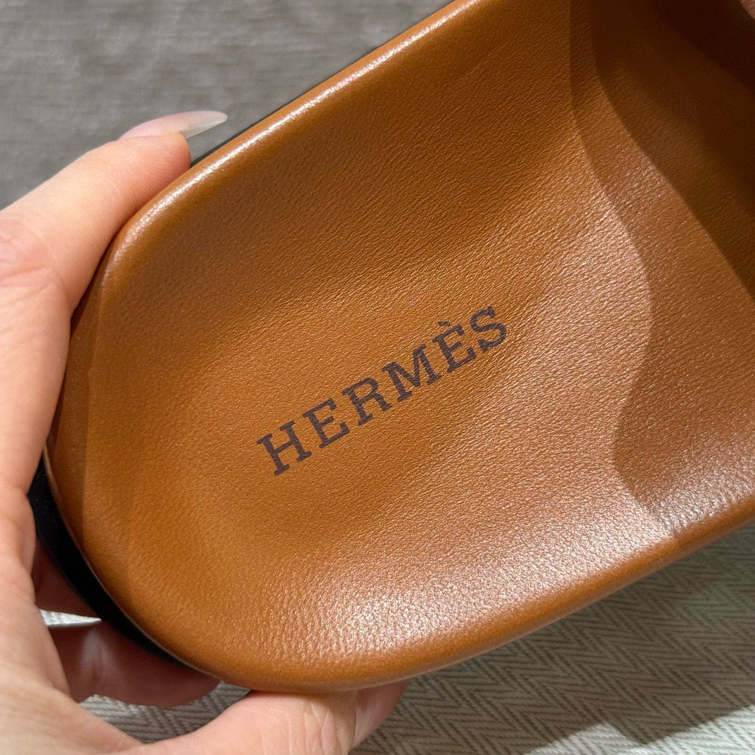 HERM EMPIRE SANDALS
