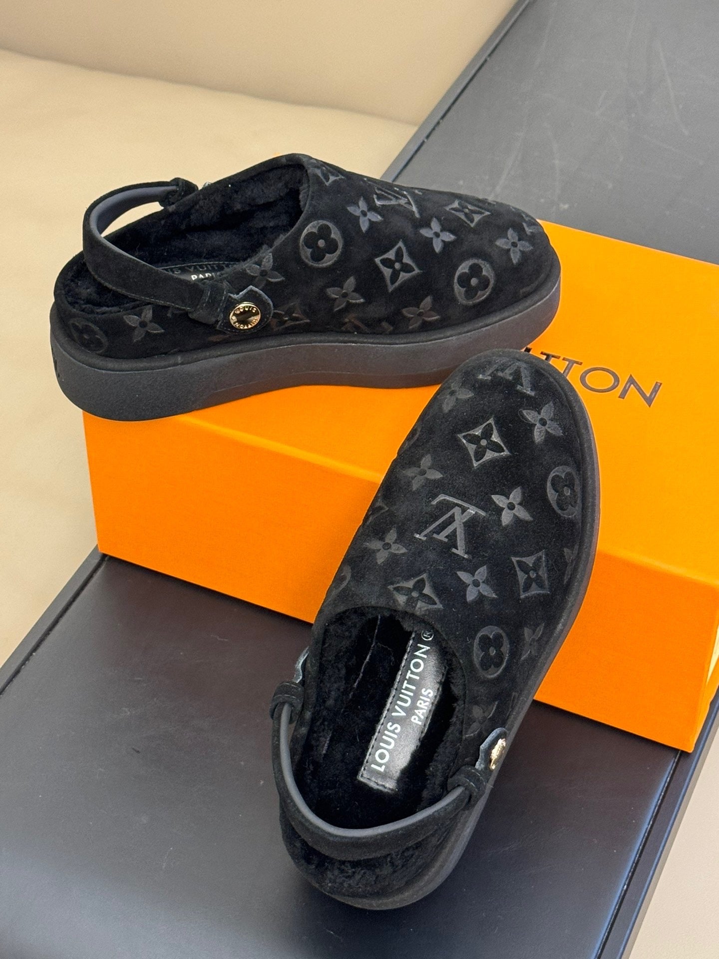 LOU ASPEN CLOGS