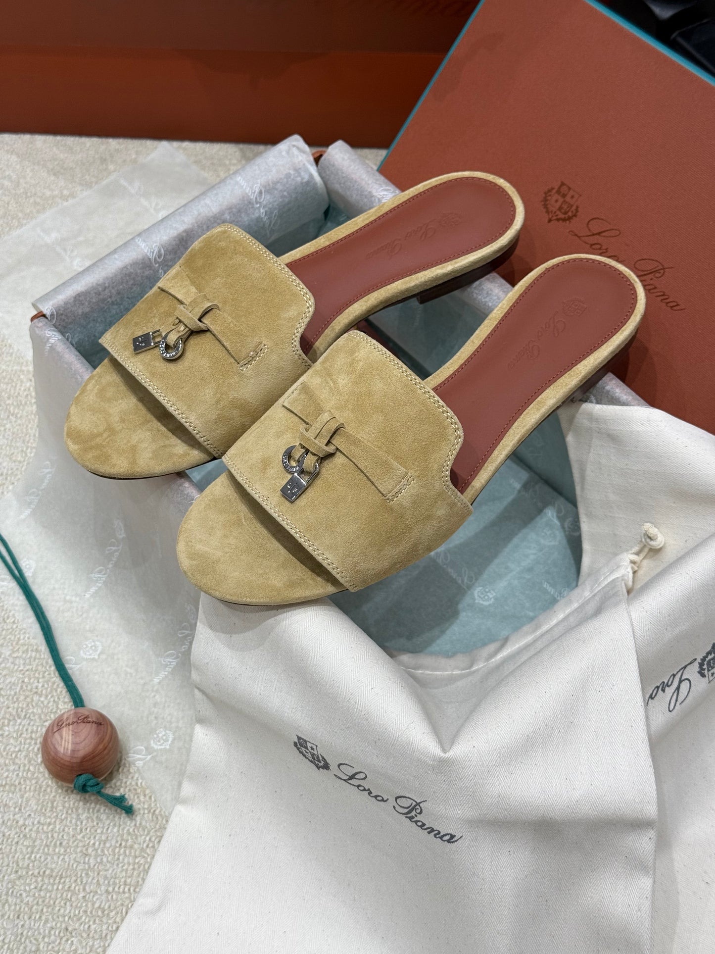 LORO P SUMMER CHARM SLIPPER