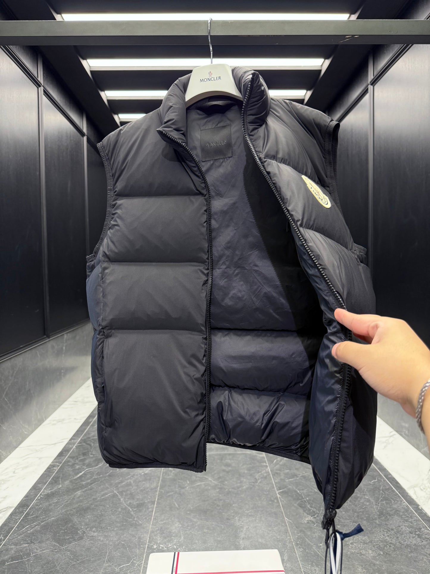 MONC ALMAZ VEST