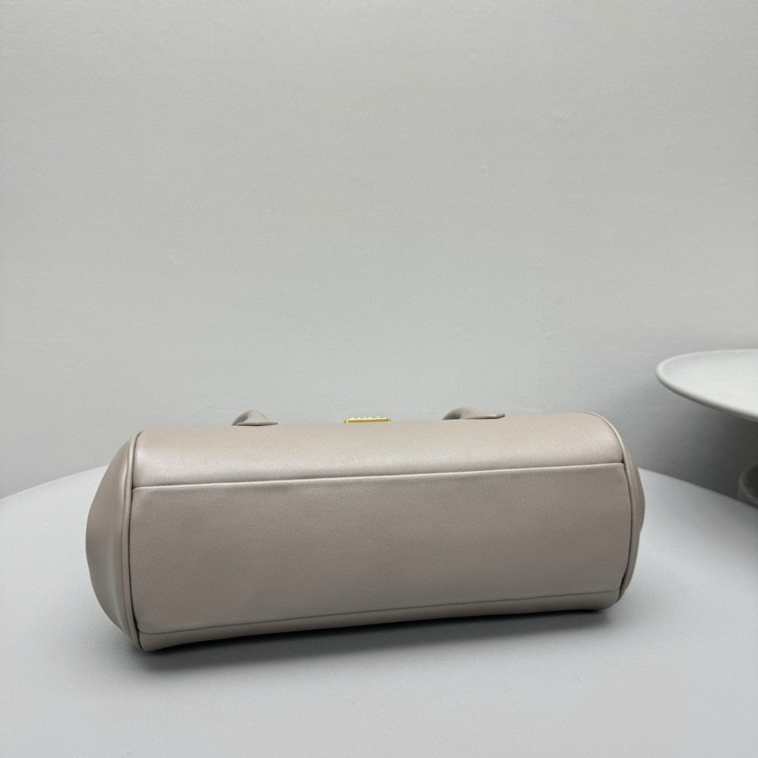 MIU M SHOULDER BAG