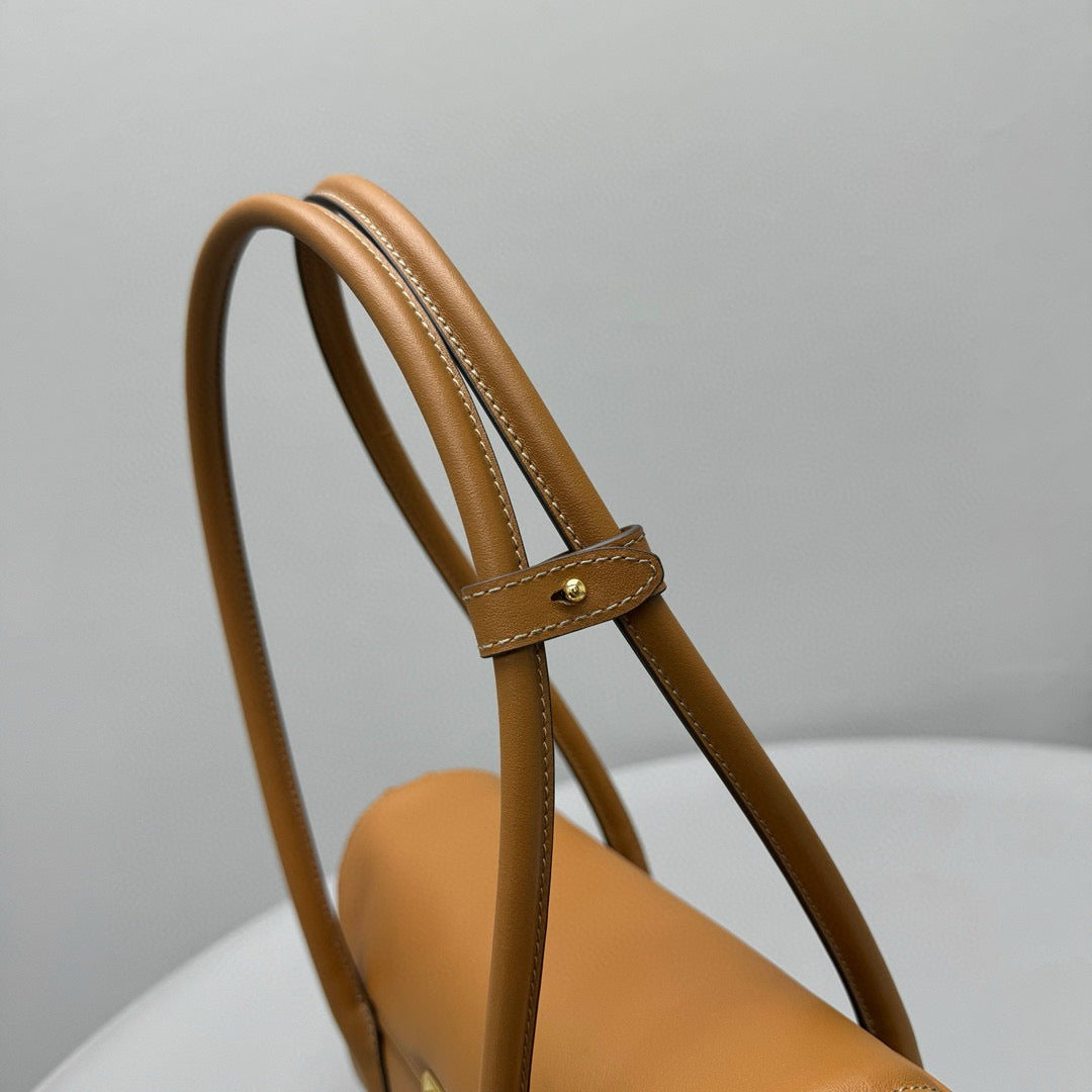 MIU M SHOULDER BAG
