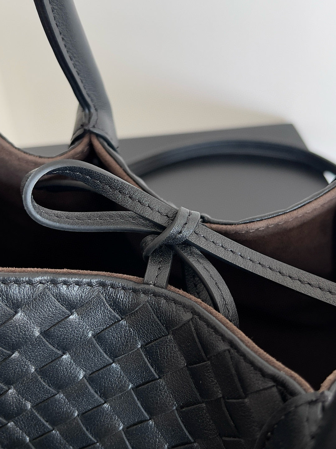 BOTT V SMALL PINACOTECA BAG