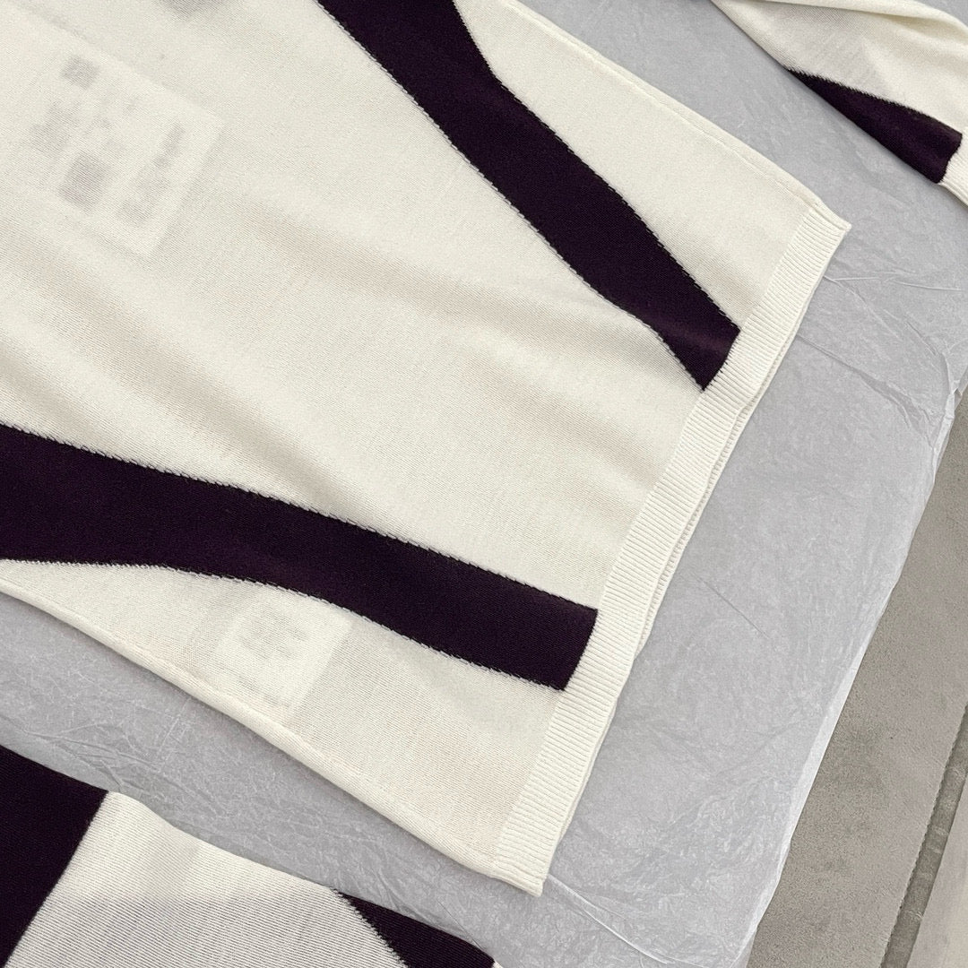 CC KNIT HOODIE