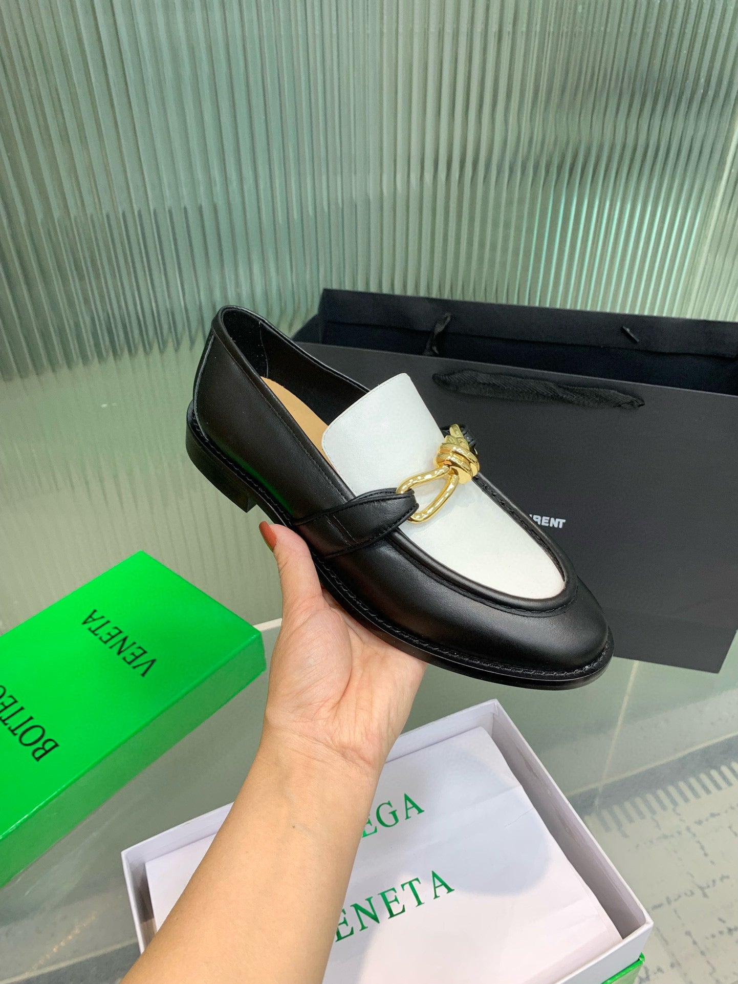 BOTT LOAFERS