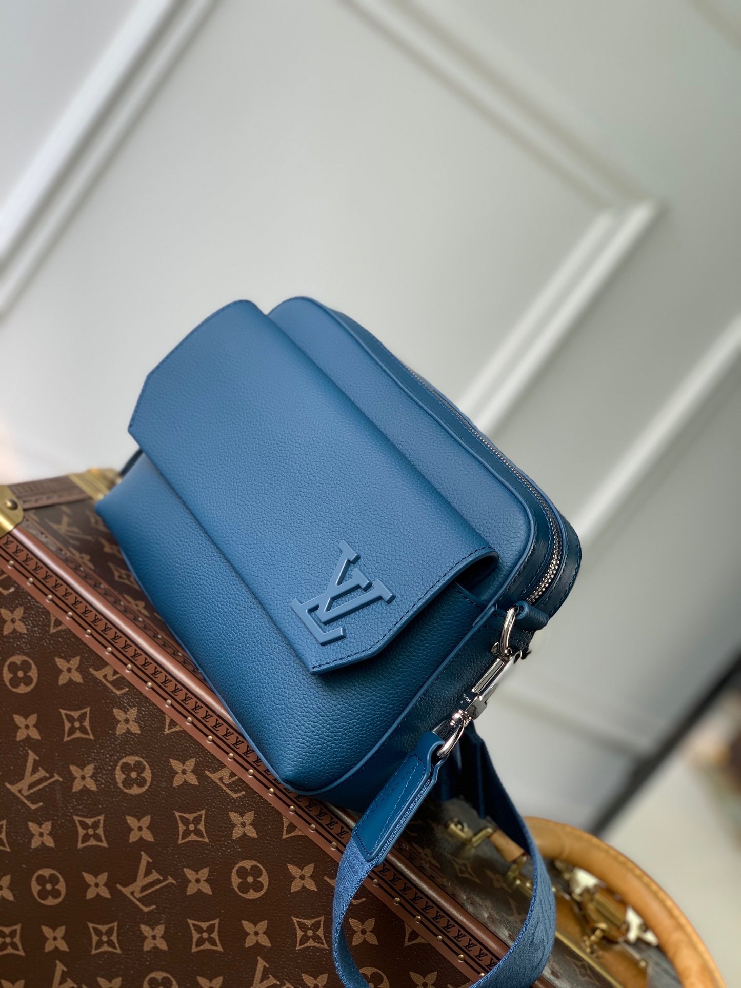 LOU FASTLINE MESSENGER BAG