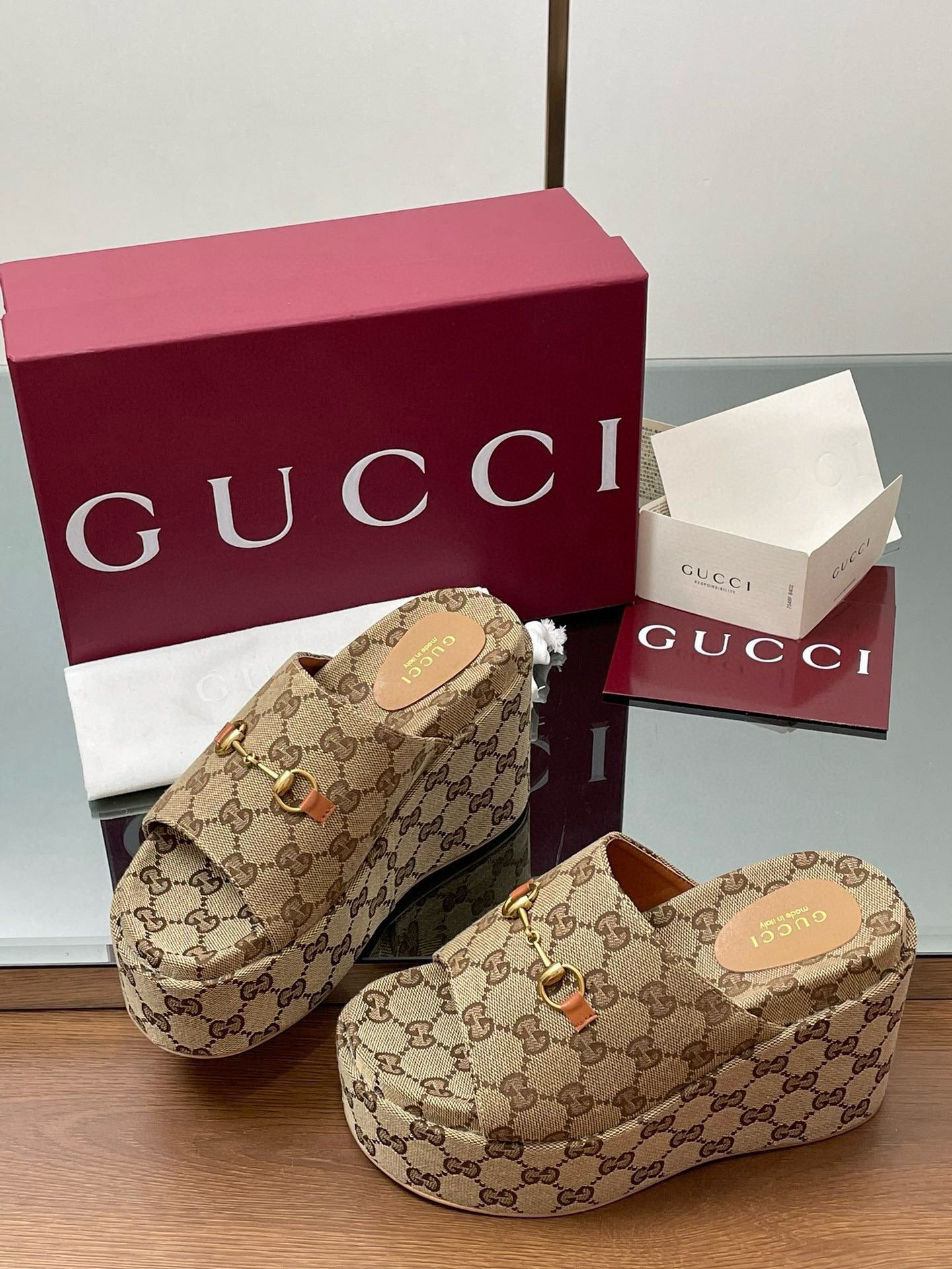 GG WEDGE SANDALS