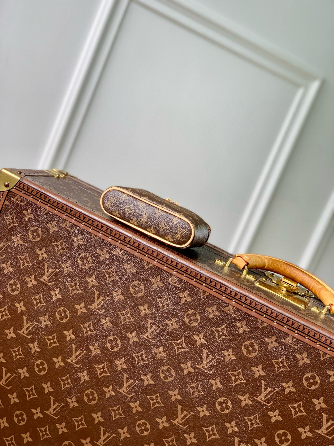 LOU NICE BEAUTY VANITY CASE