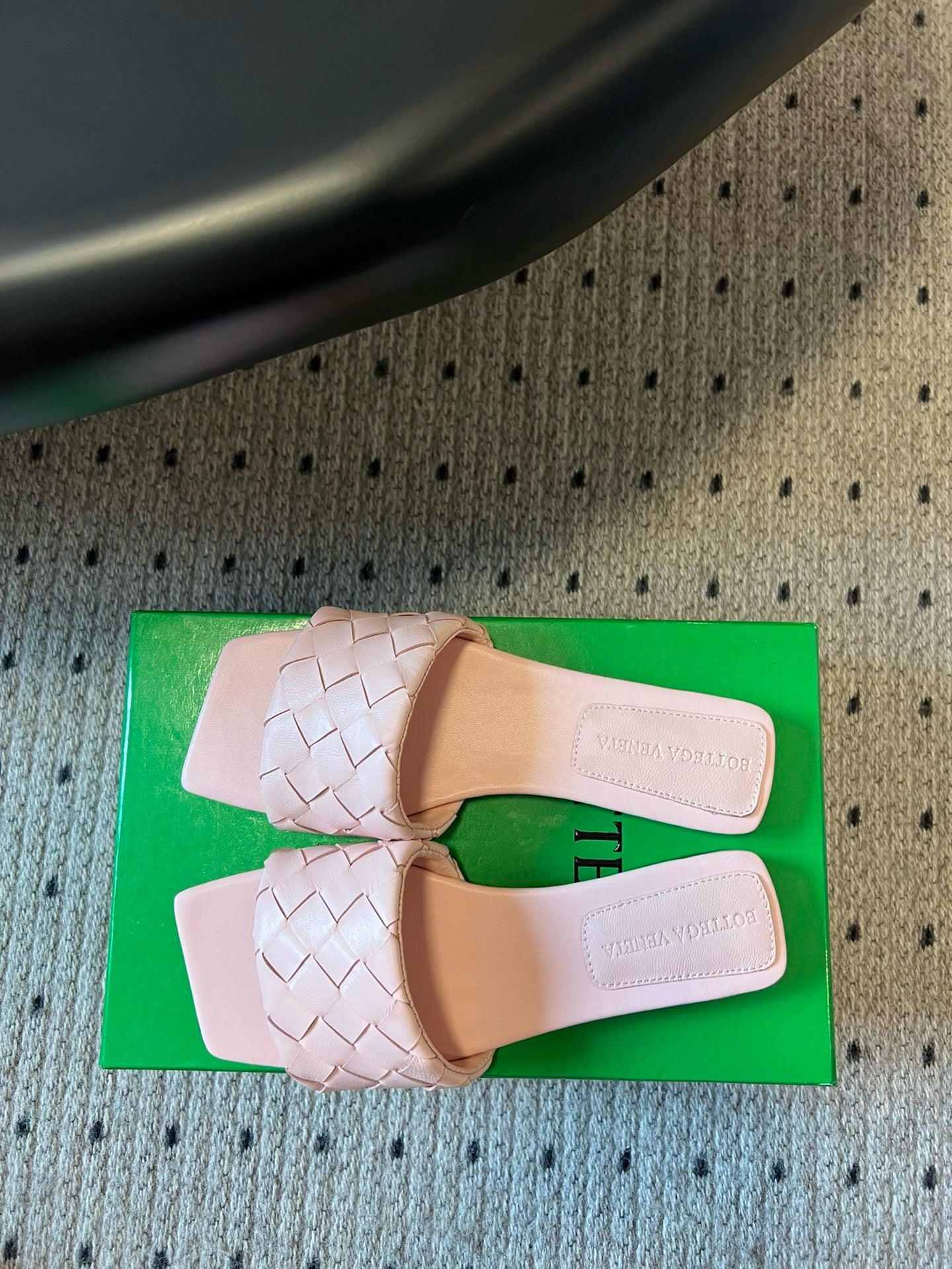 BOTT V SANDALS