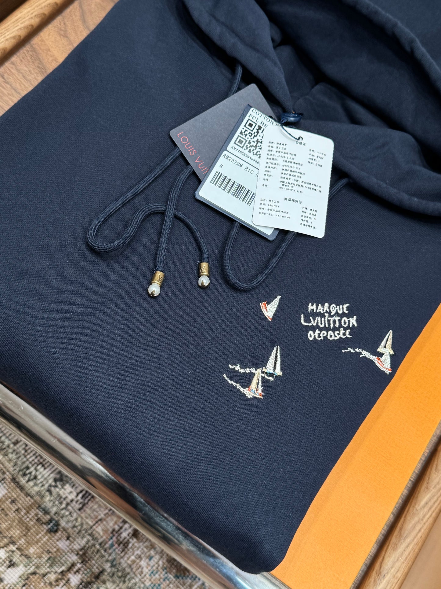 LOU HOODIE