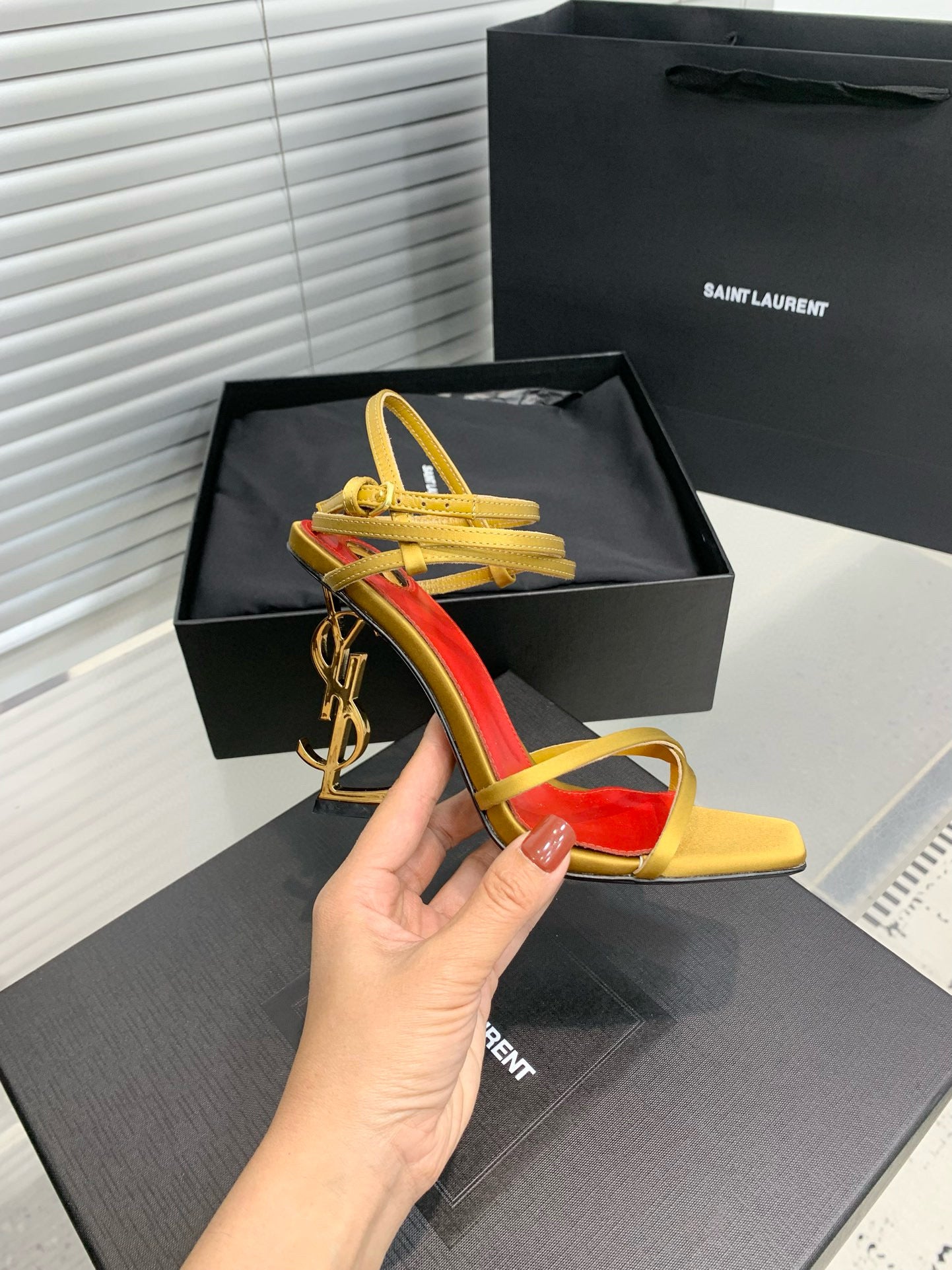 SL HEELS
