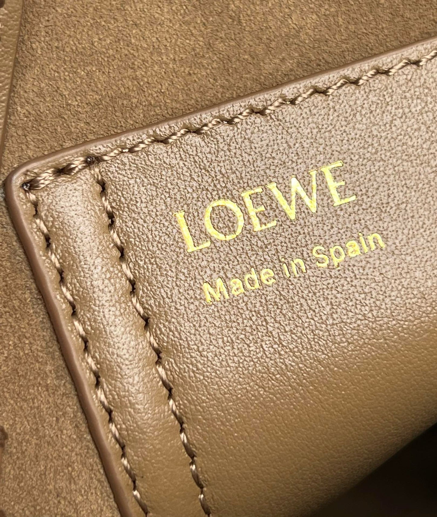 LOEW MINI PEBBLE BUCKET BAG