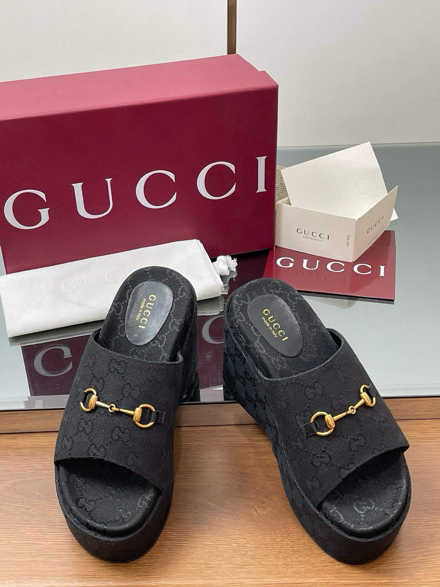 GG WEDGE SANDALS