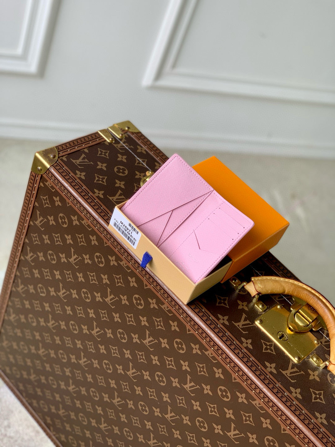 LOU PASSPORT COVER