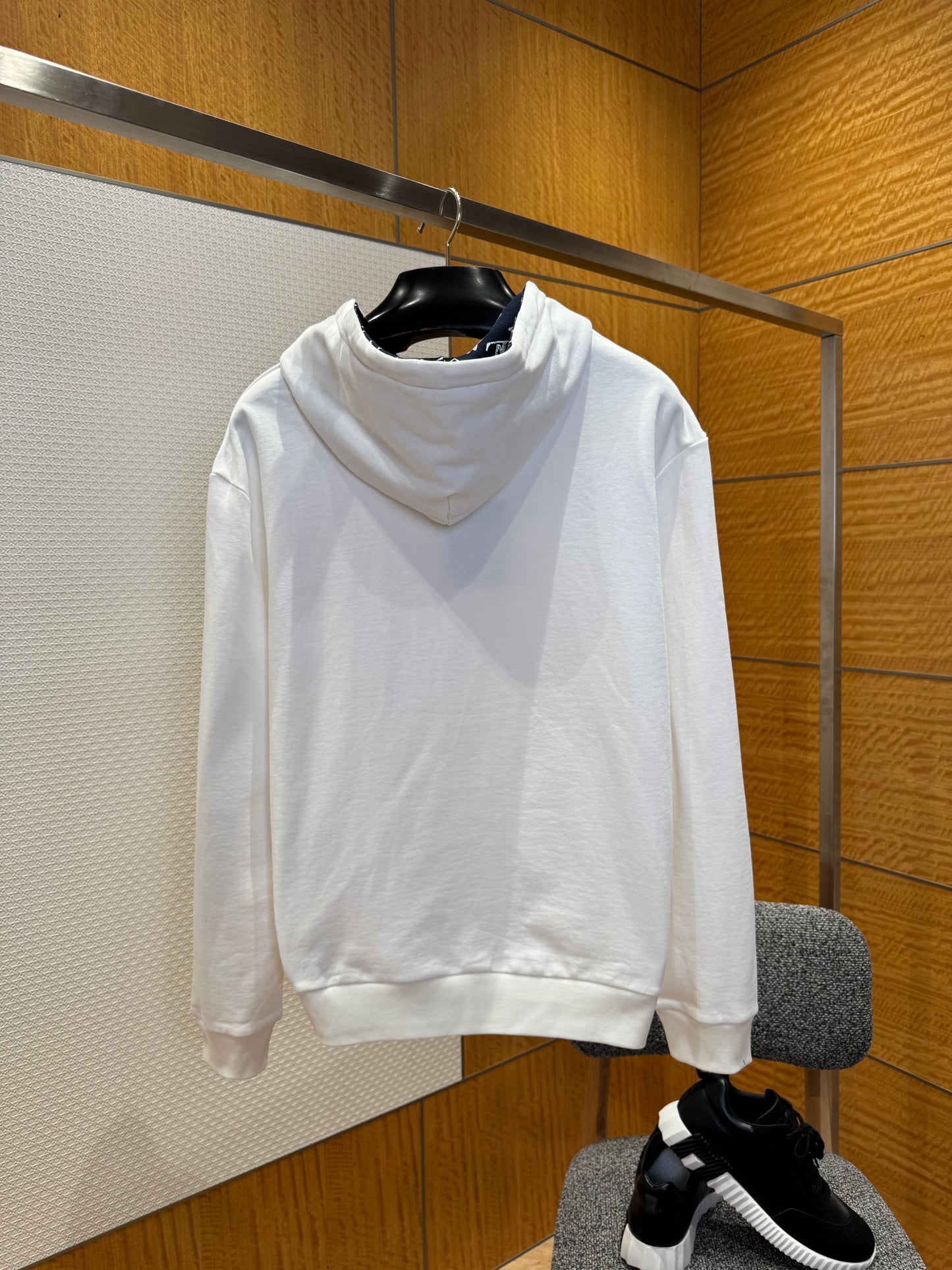 LOU HOODIE