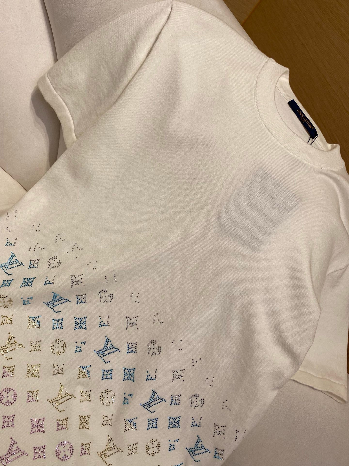 LOU T-SHIRT