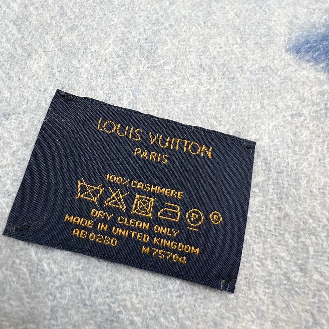 LOU SCARF