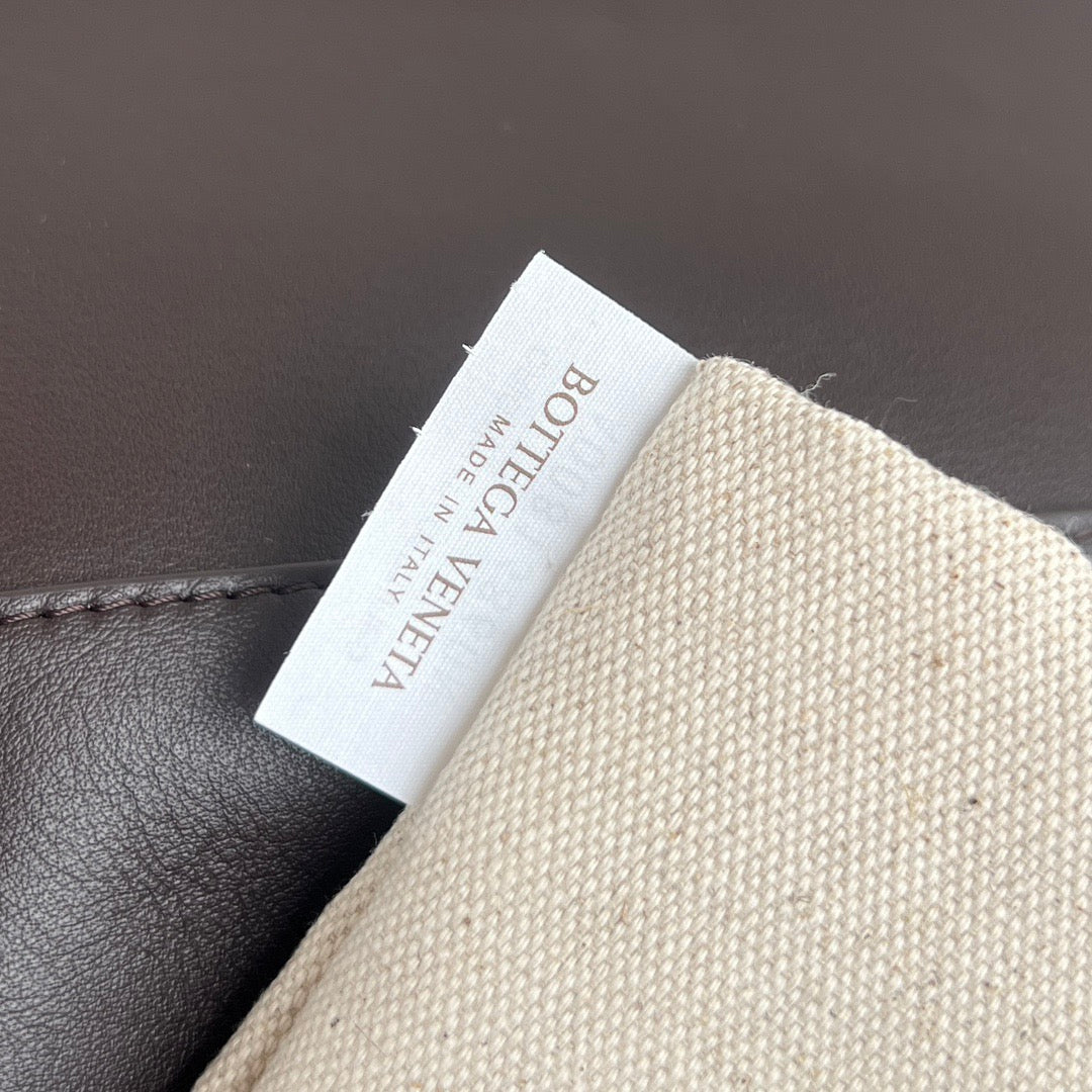 BOTT V SMALL ANDIAMO MESSENGER BAG