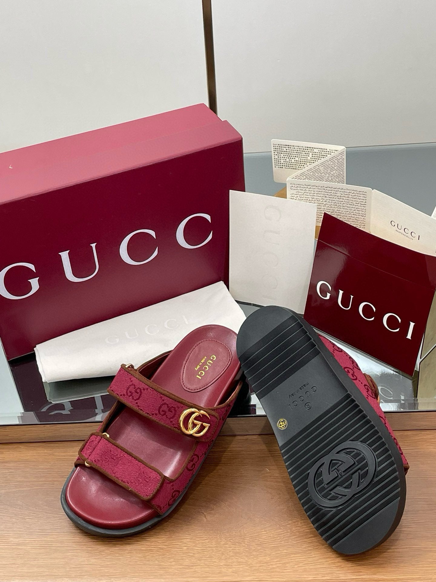 GG SANDALS