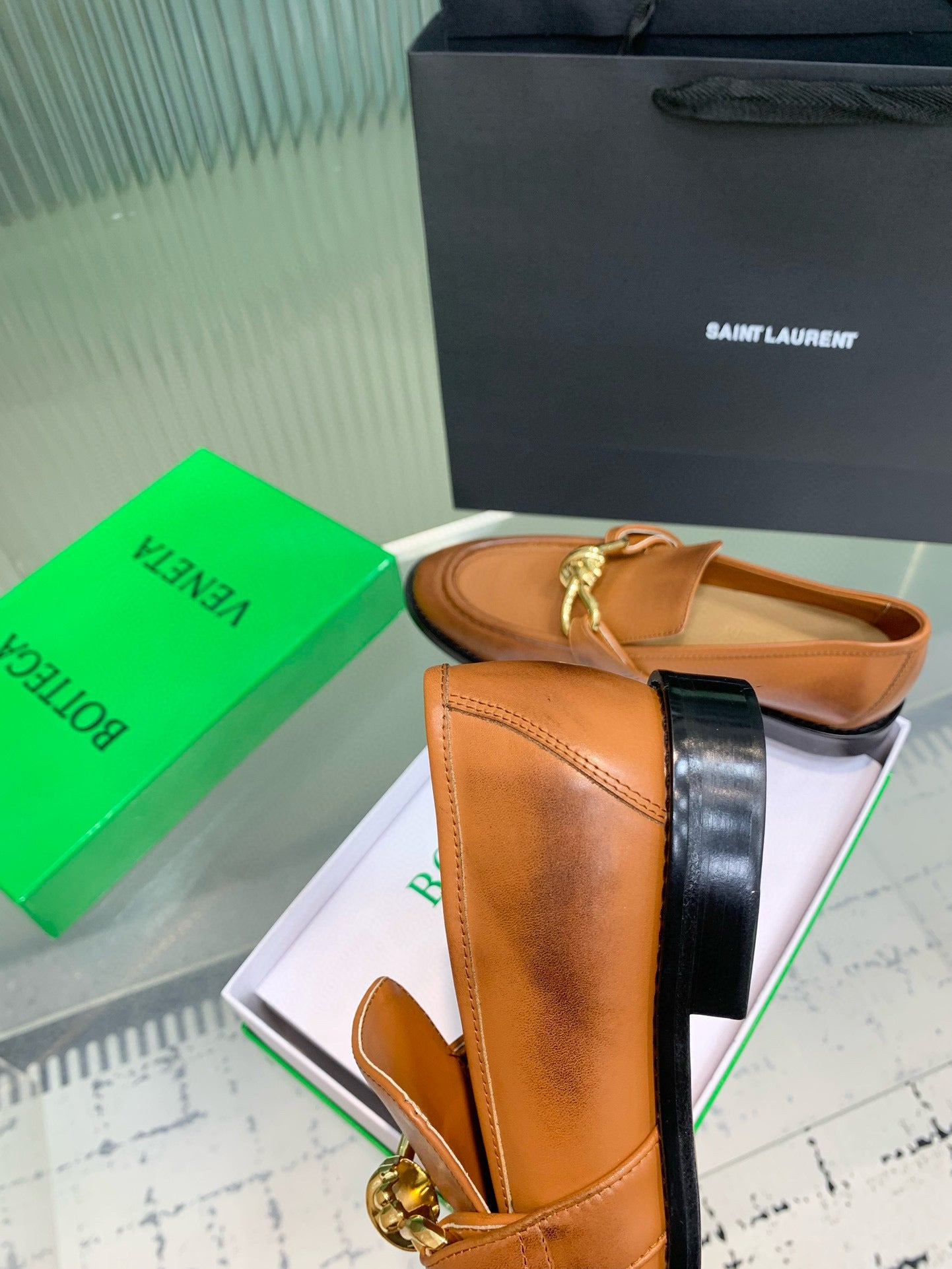 BOTT LOAFERS