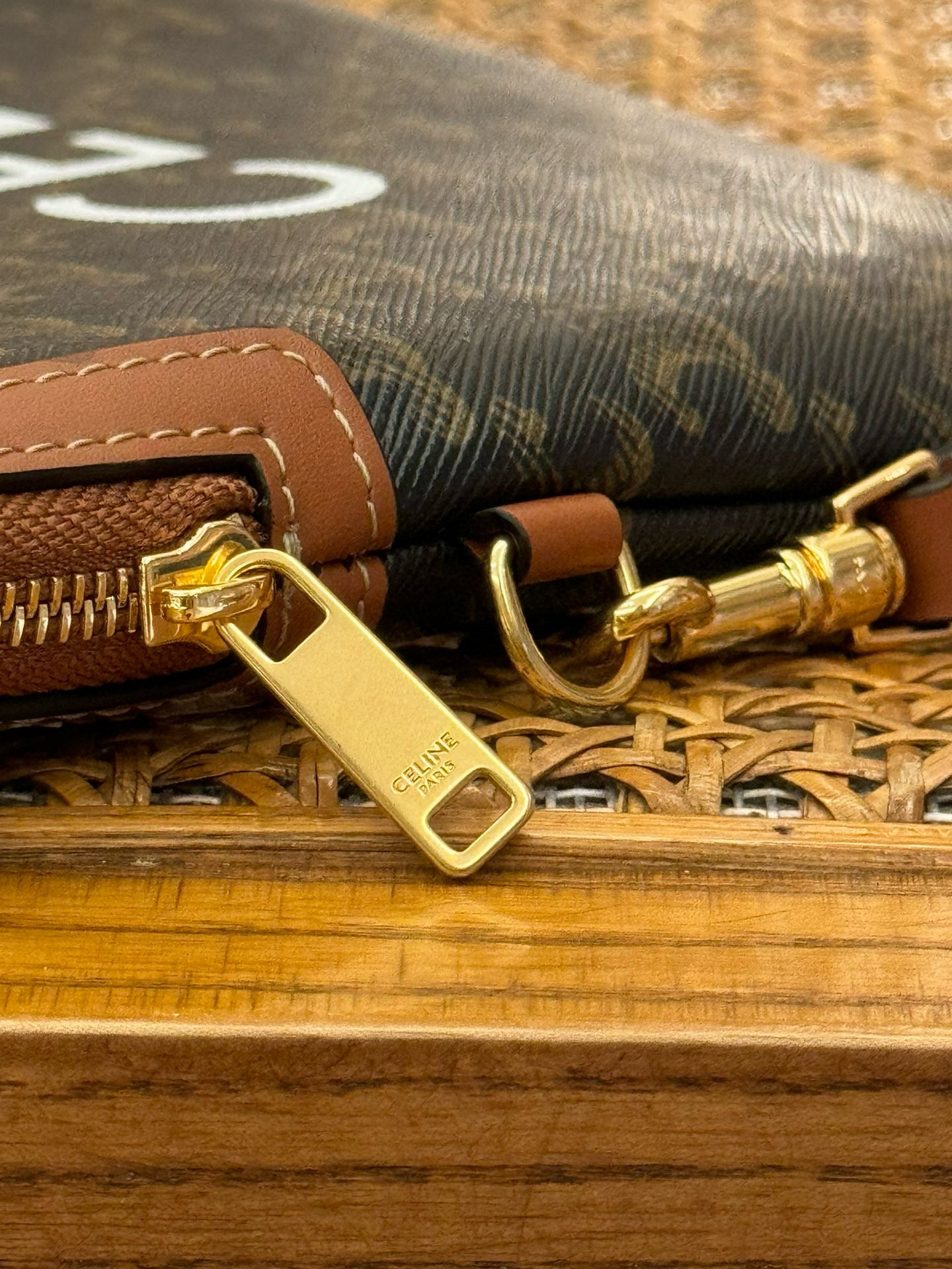 CEL SMALL POUCH WITH STRAP