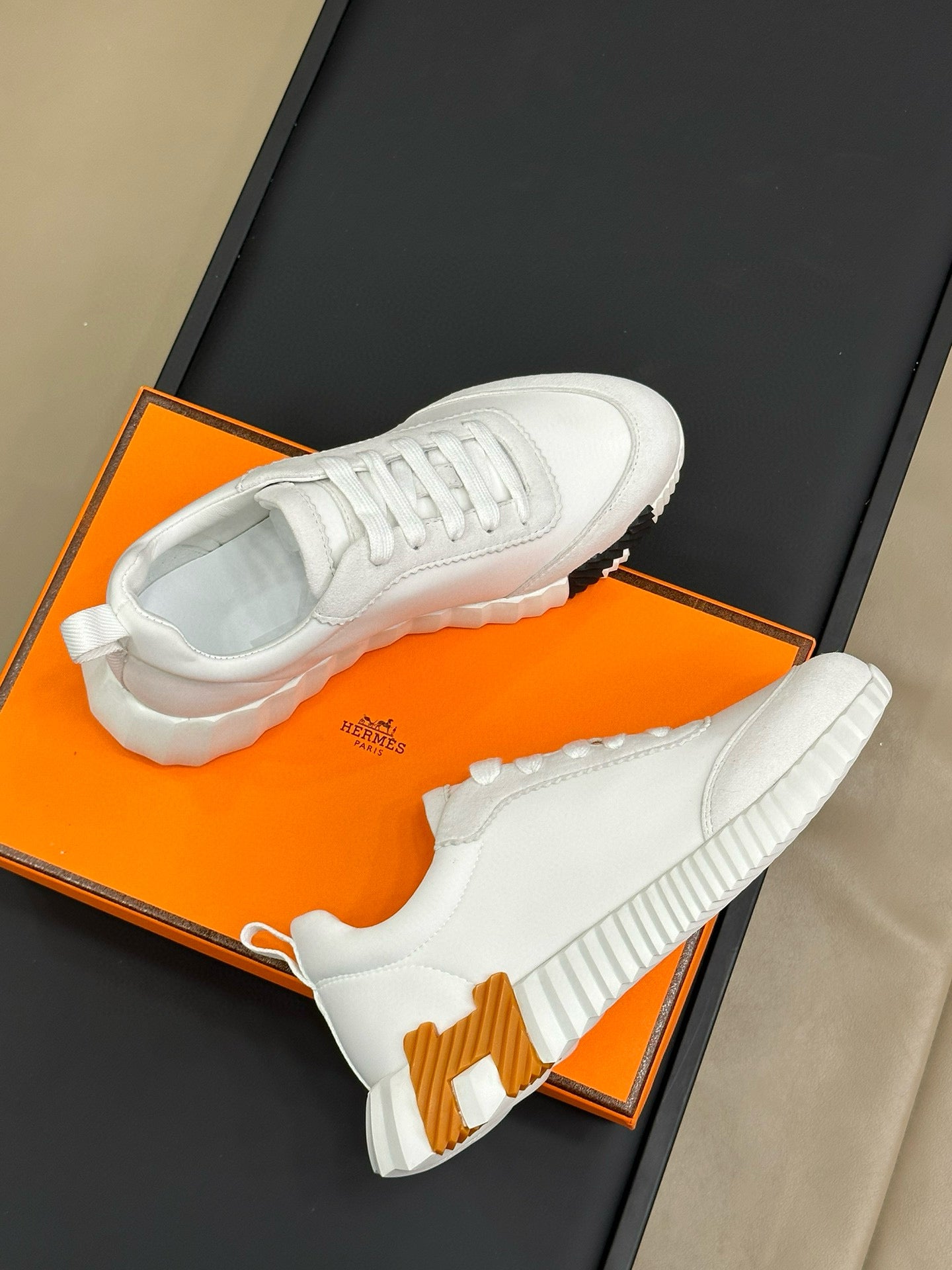 HERM BOUNCING SNEAKER