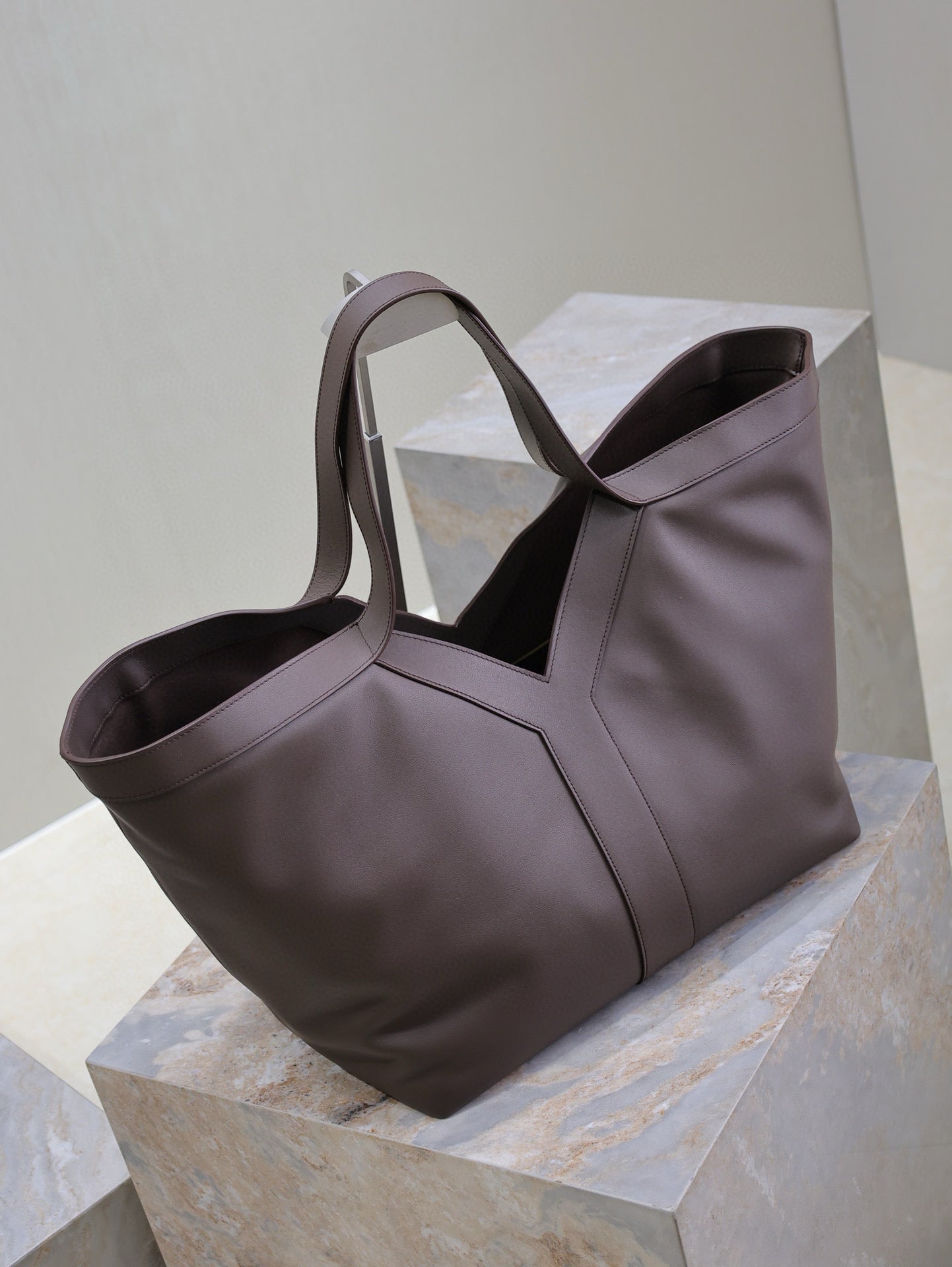 SL Y TOTE IN LEATHER BAG