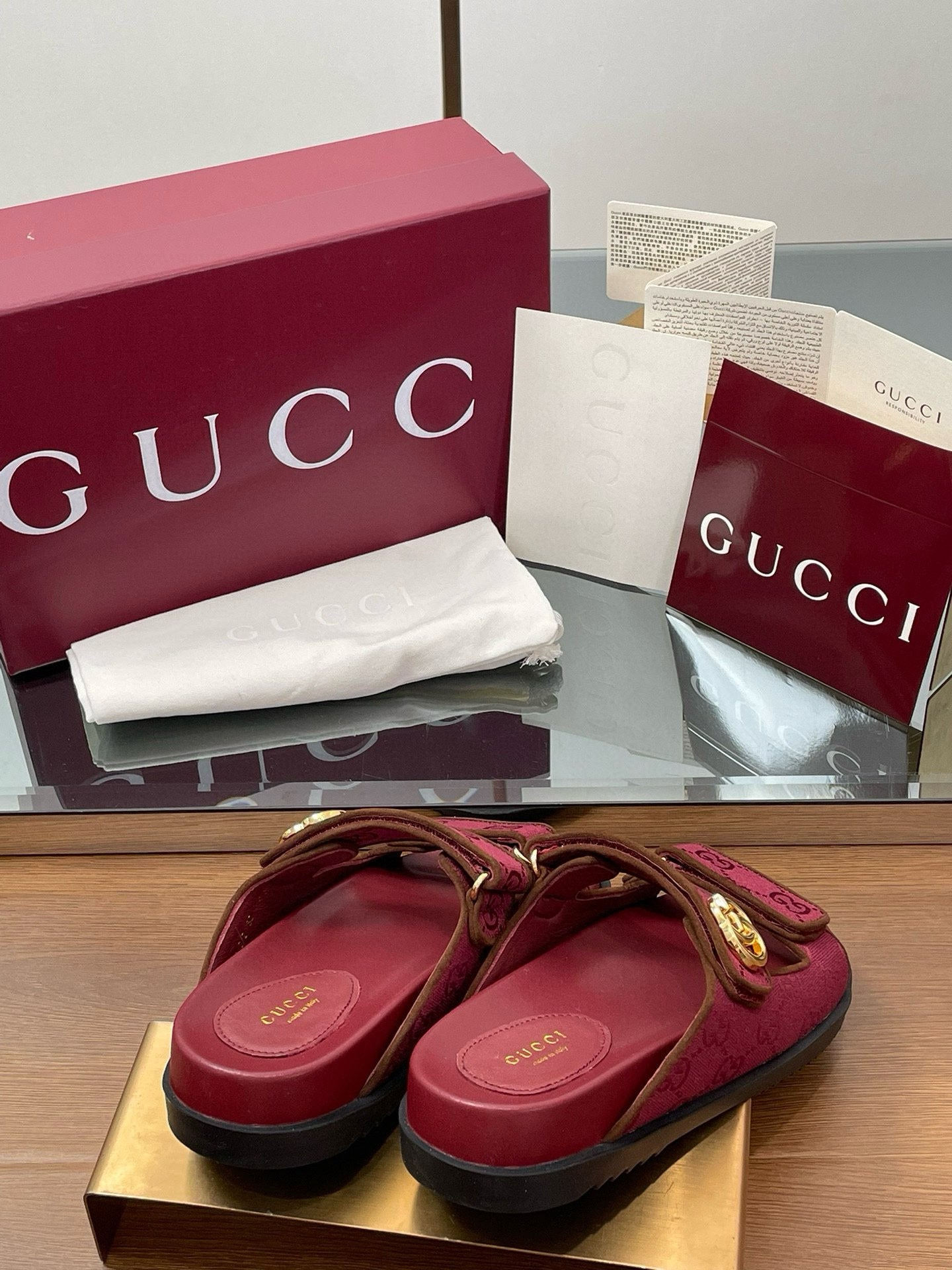 GG SANDALS
