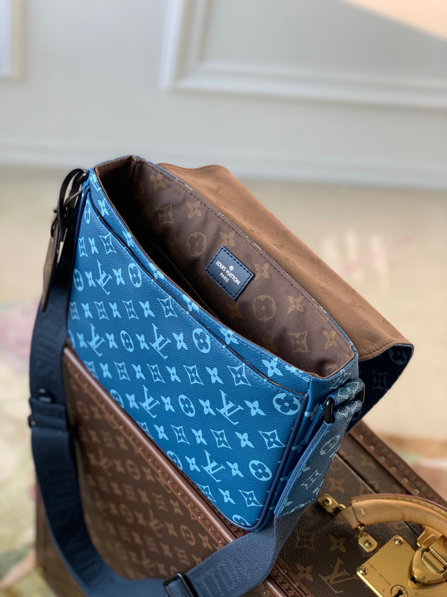 LOU DISTRICT PM MESSENGER BAG