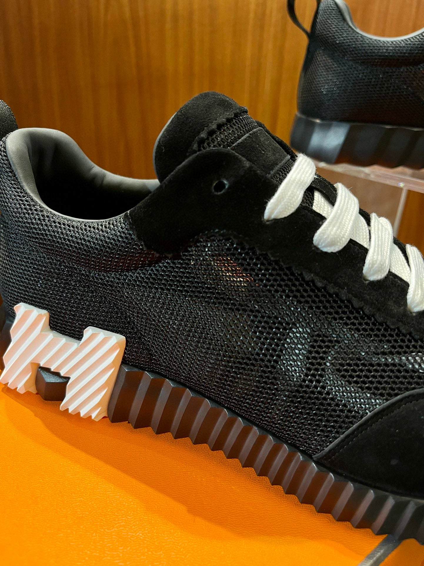 HERM BOUNCING SNEAKERS