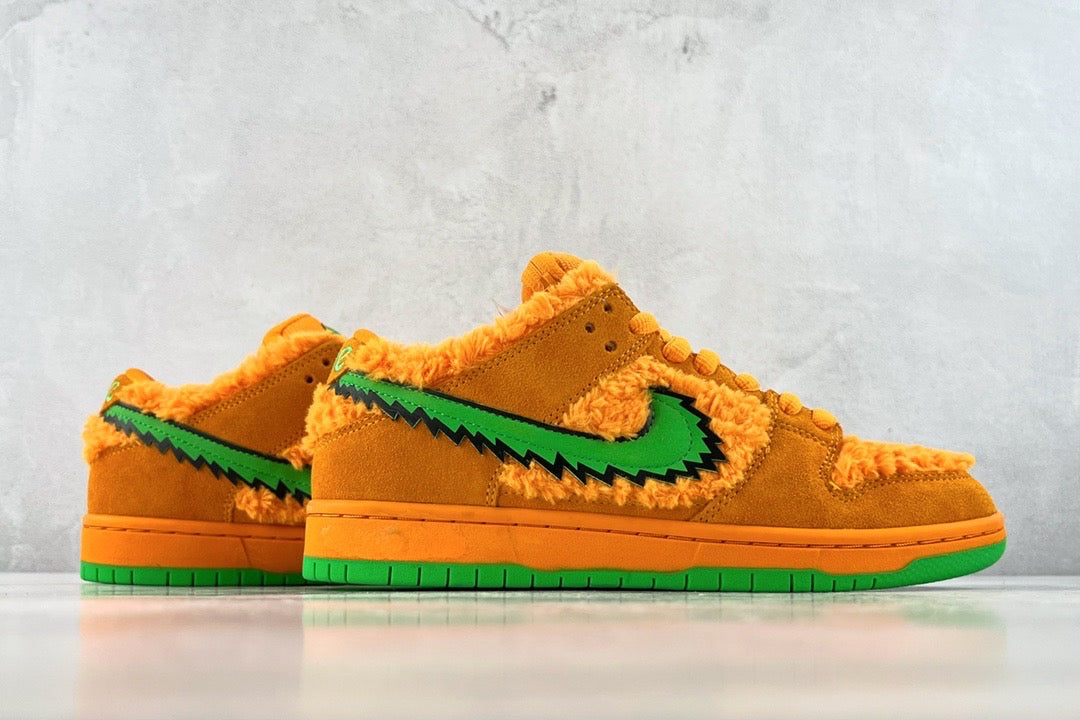 DUNK LOW DEAD BEARS