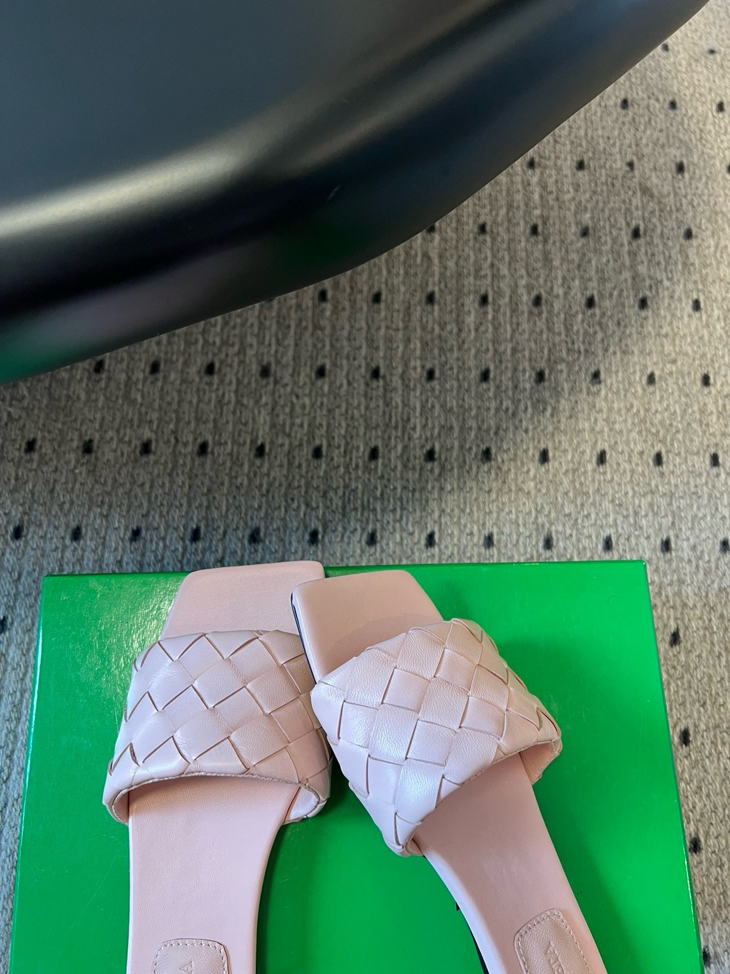 BOTT V SANDALS