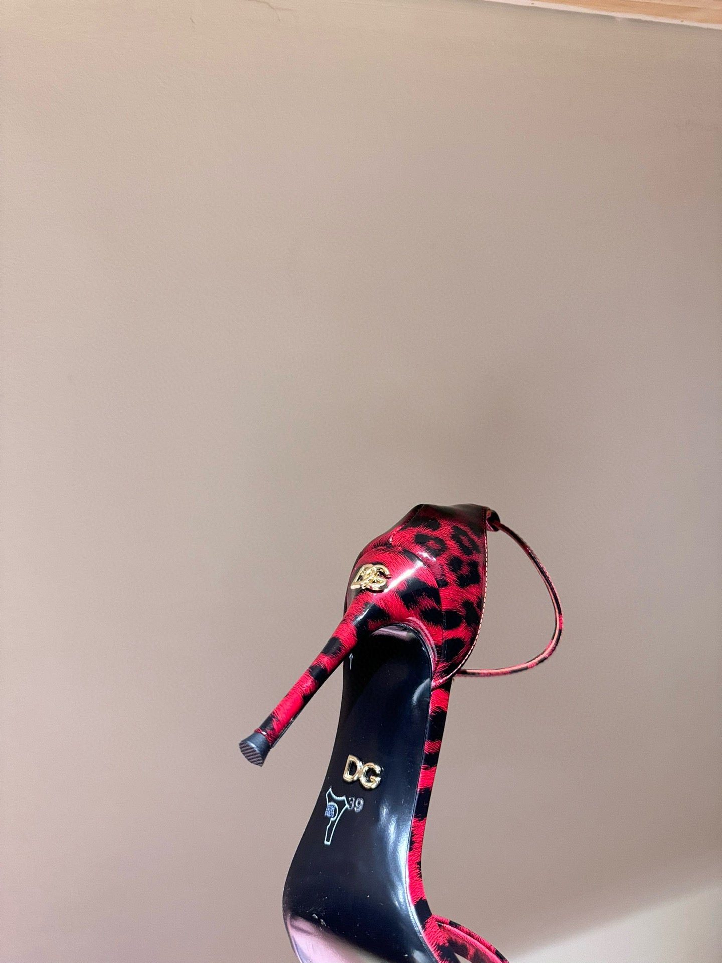 D&G HEELS