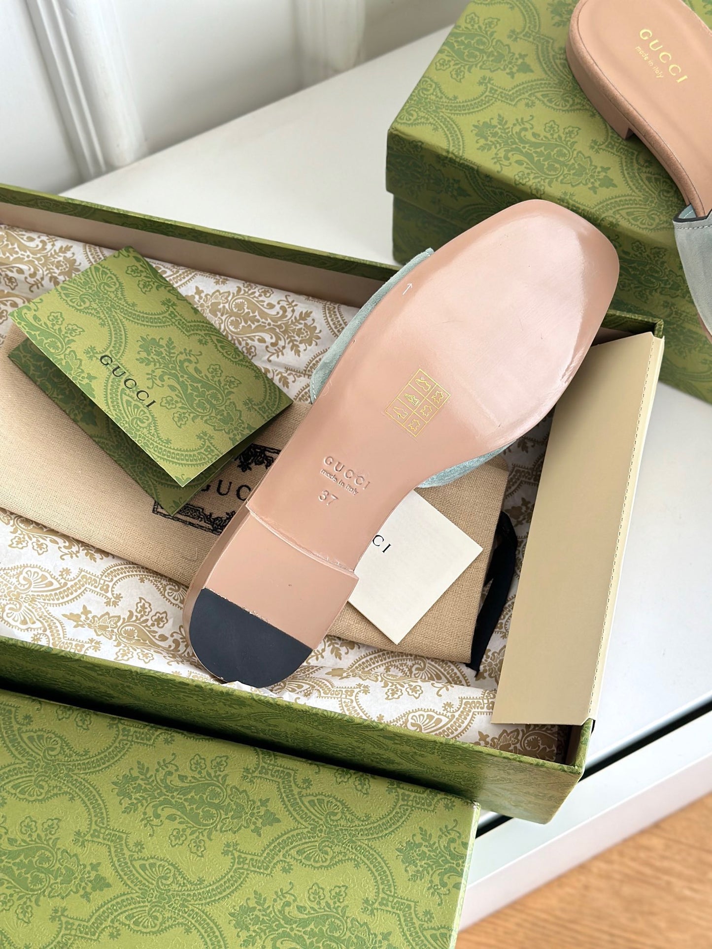 GG CUT OUT SANDALS