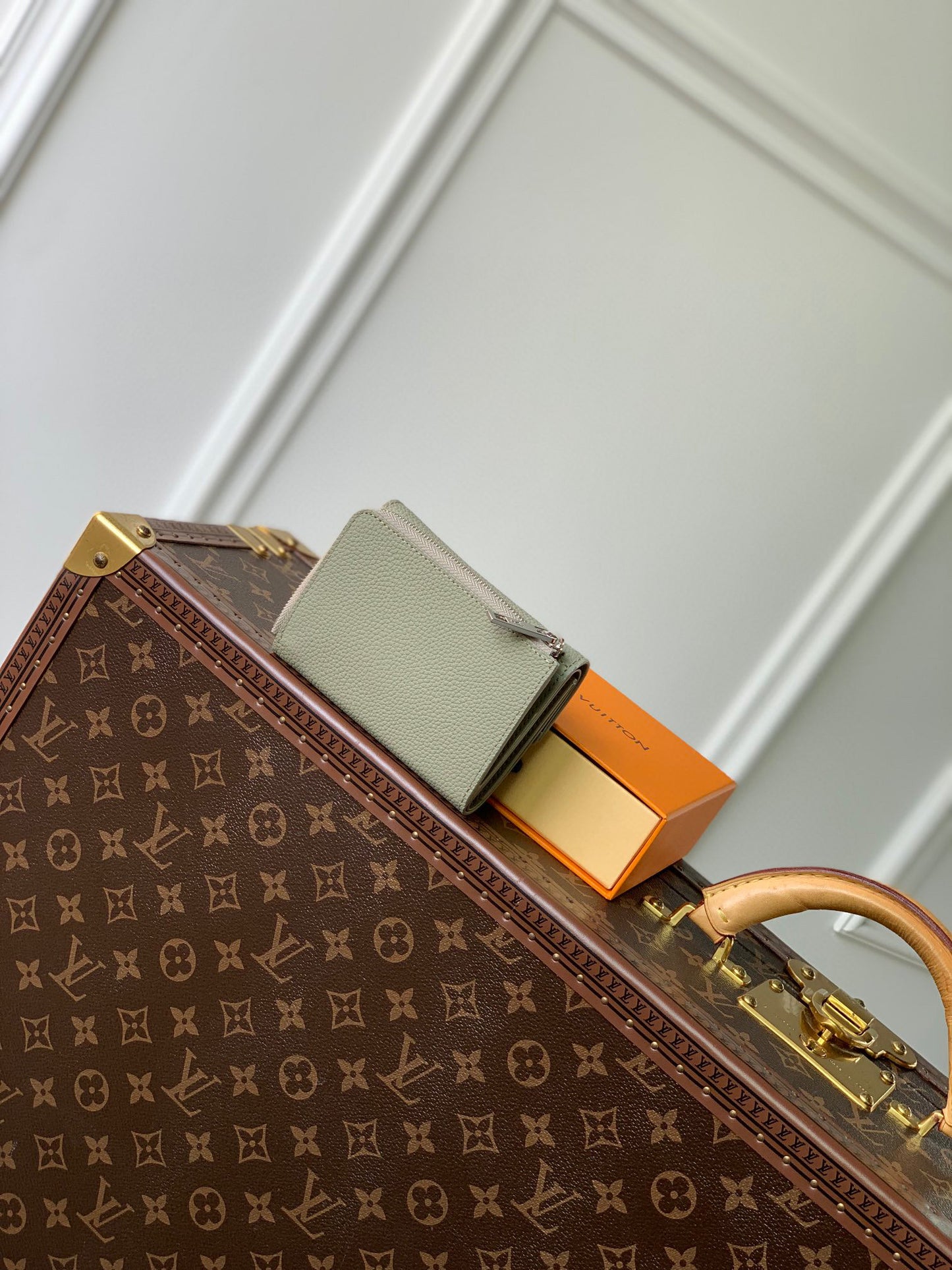 LOU PILOT WALLET