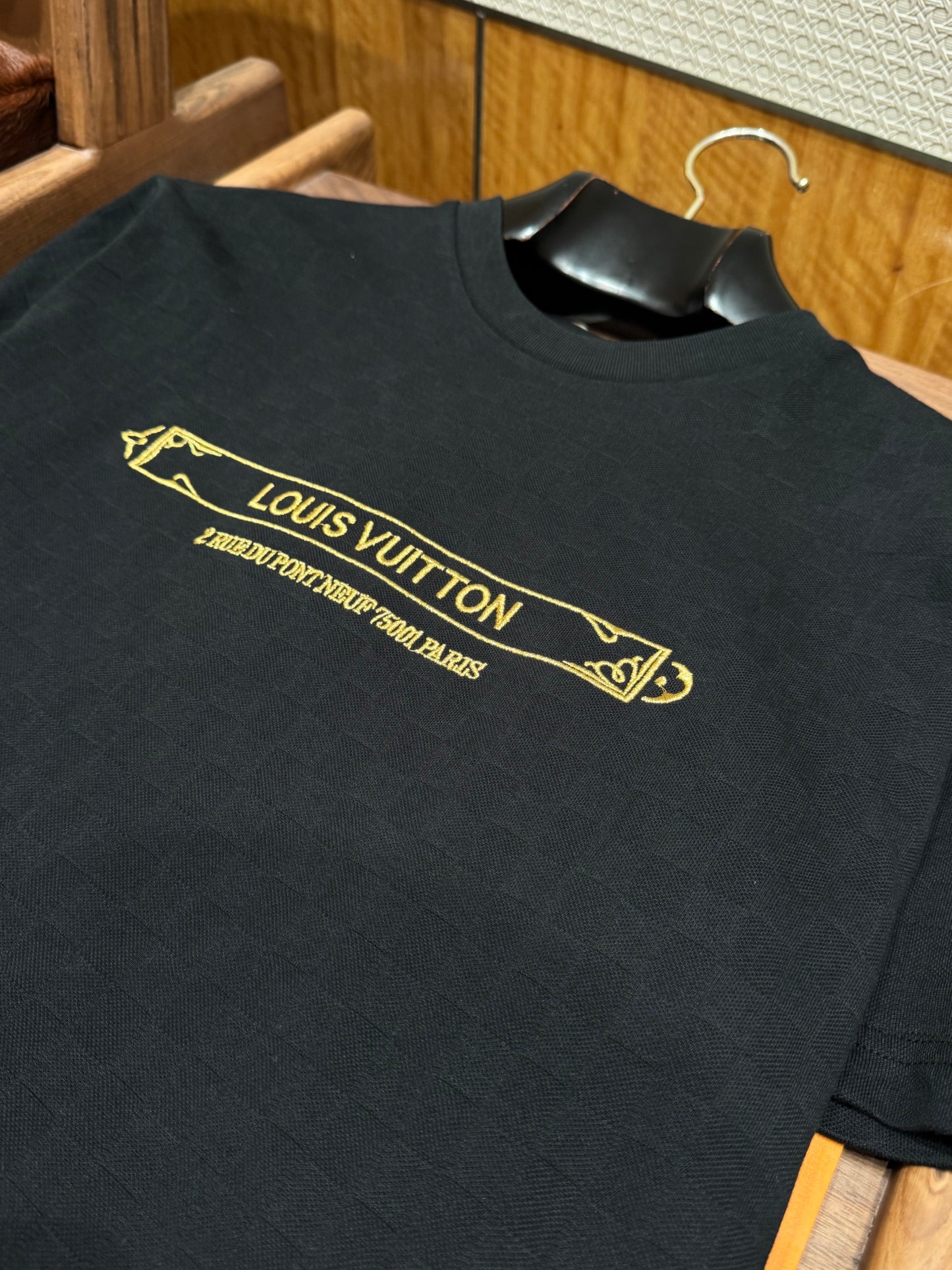 LOU T-SHIRT