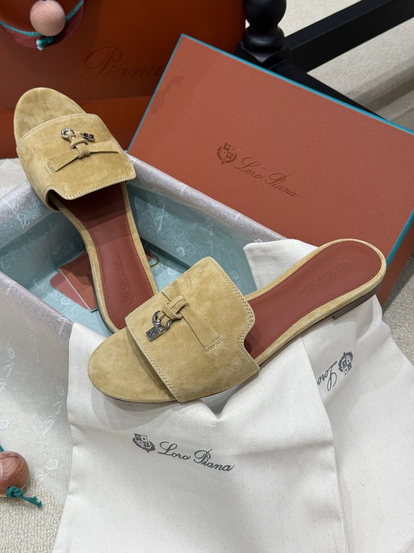 LORO P SUMMER CHARM SLIPPER