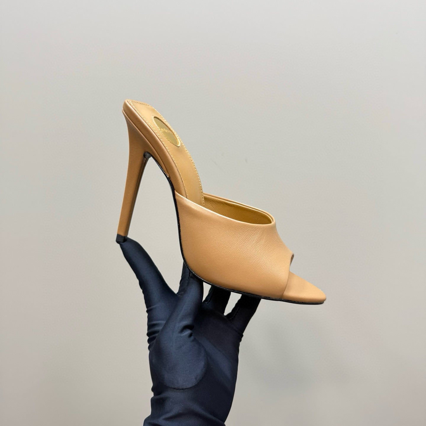 SL HEELS