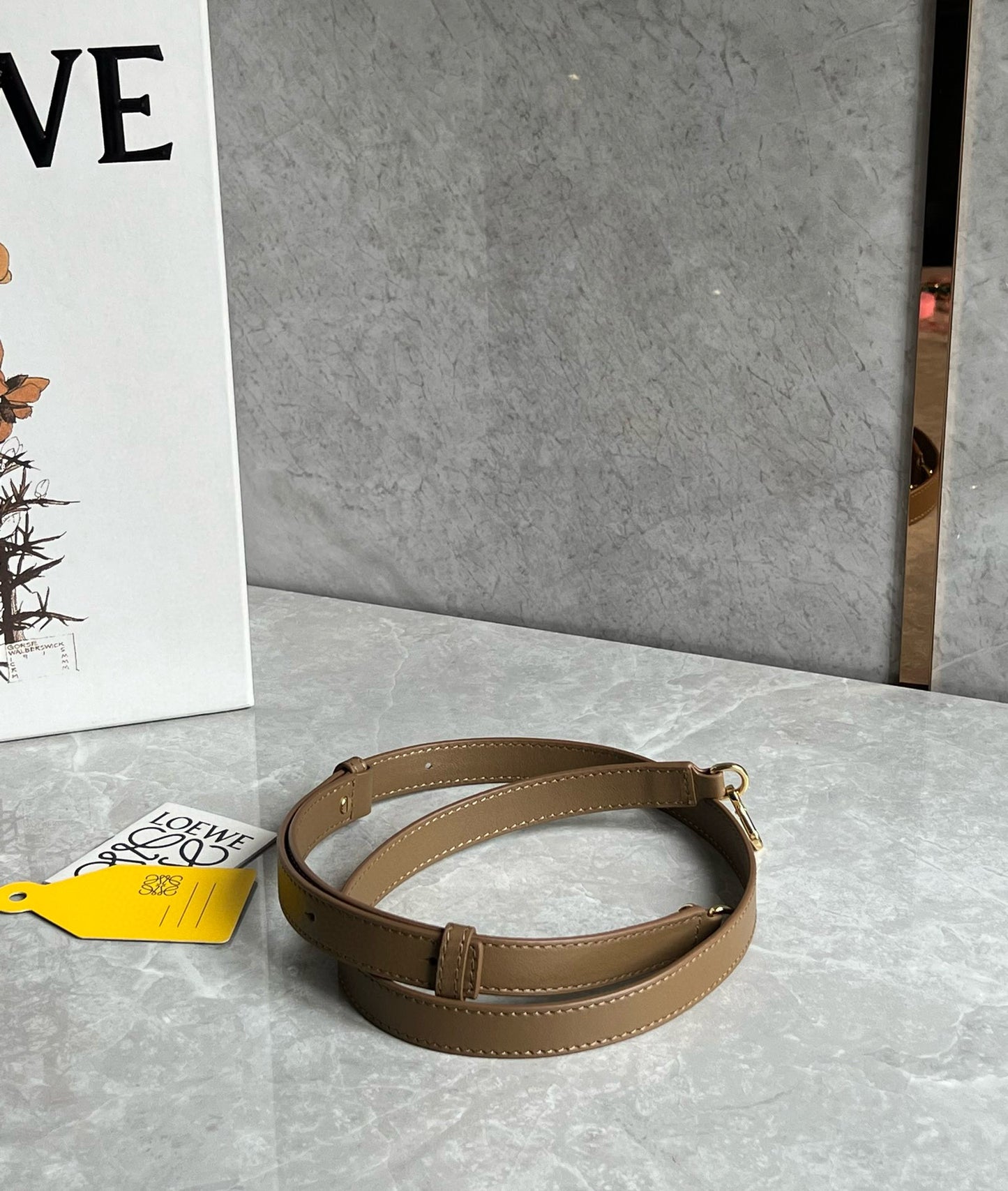 LOEW MINI PEBBLE BUCKET BAG